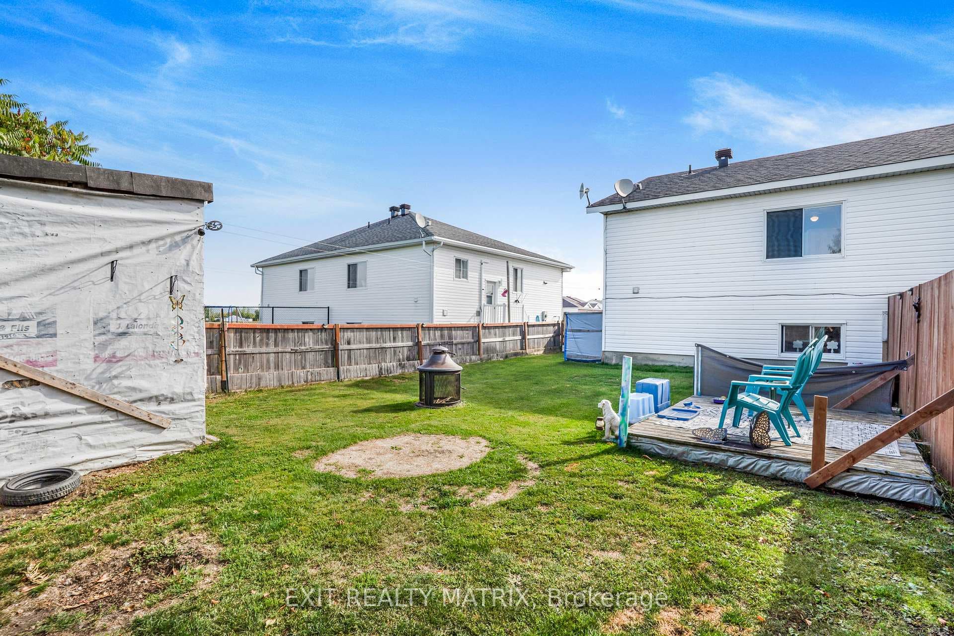 971 Jacynthe Street photo 6