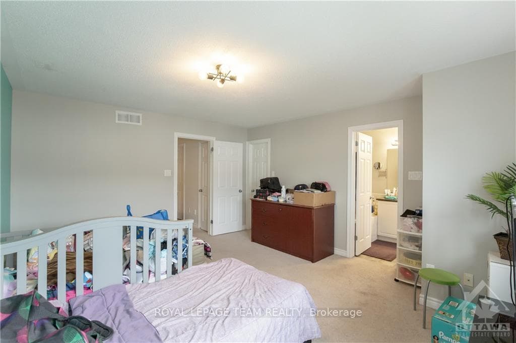 186 MONTMORENCY Way photo 26