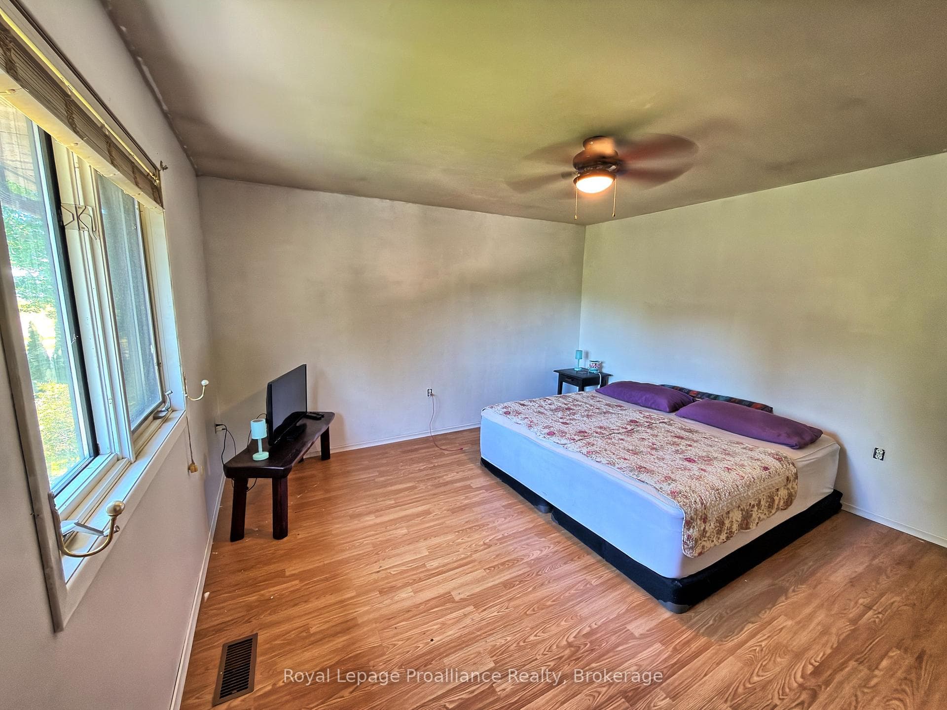 144 Wellington Street photo 18