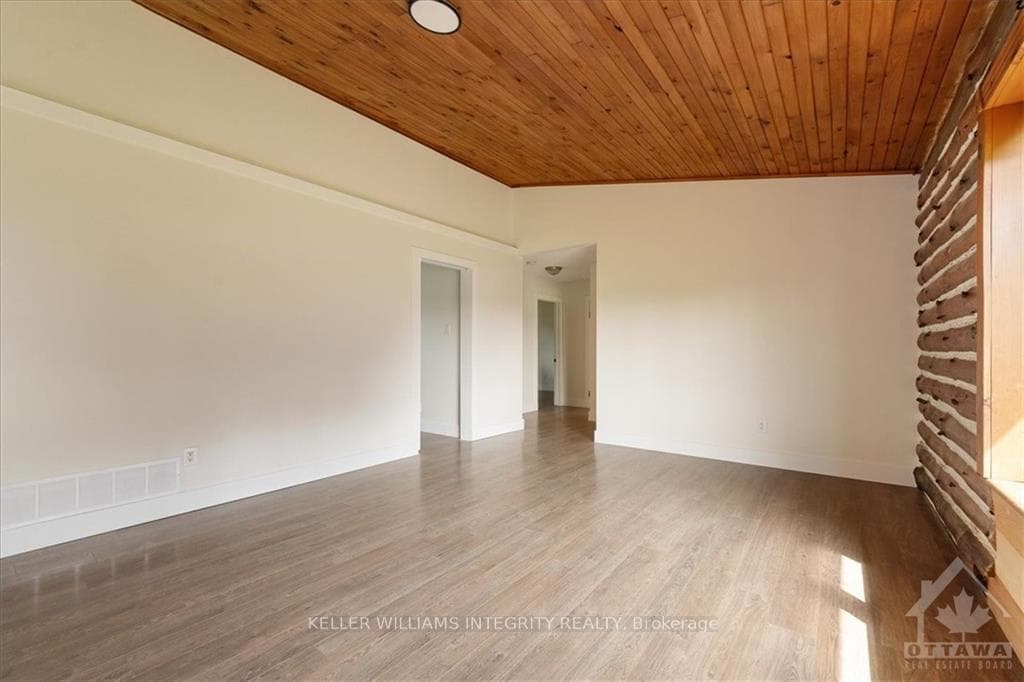 1589 GAGNON Road photo 18