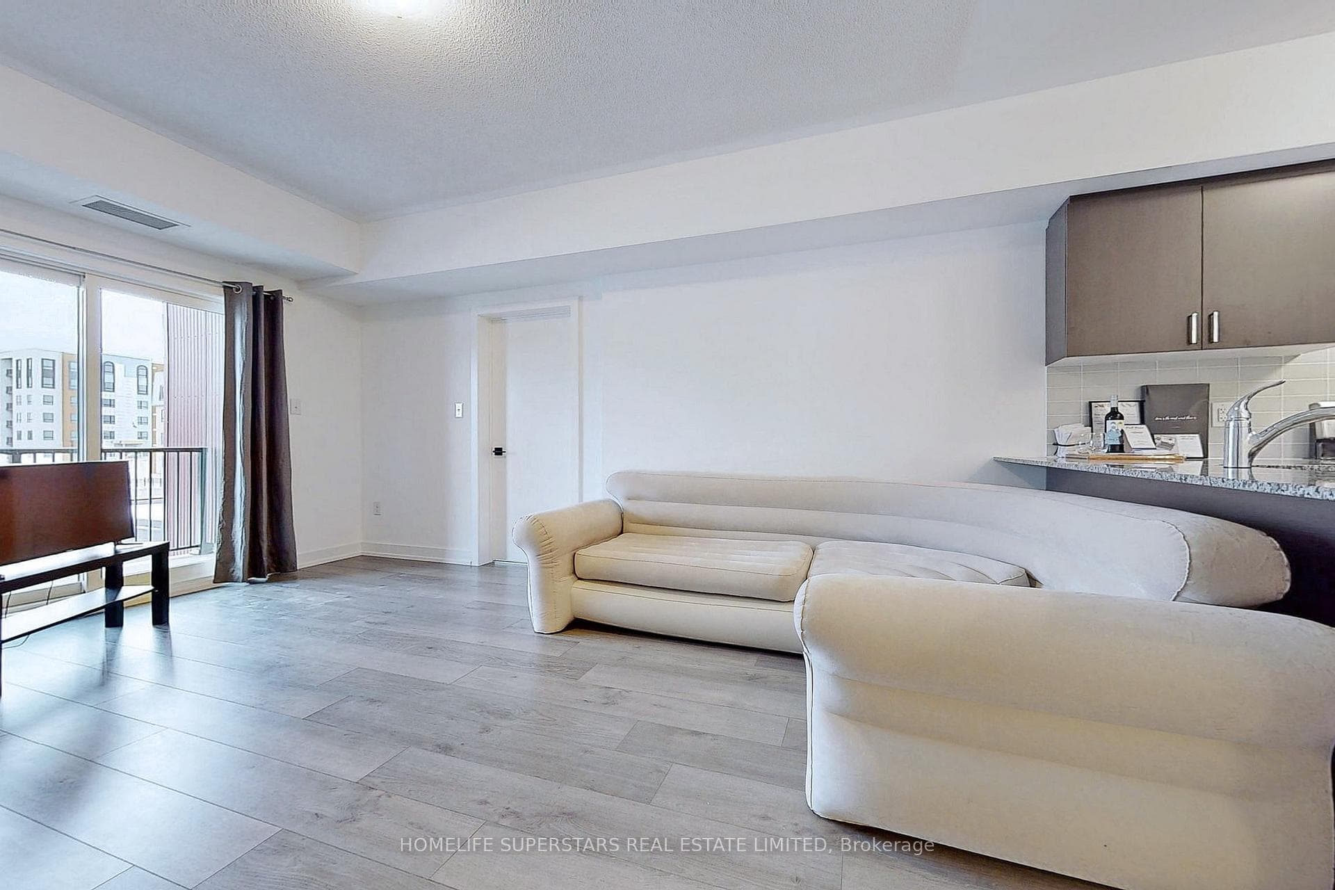 4 Spice Way Unit 207 photo 8