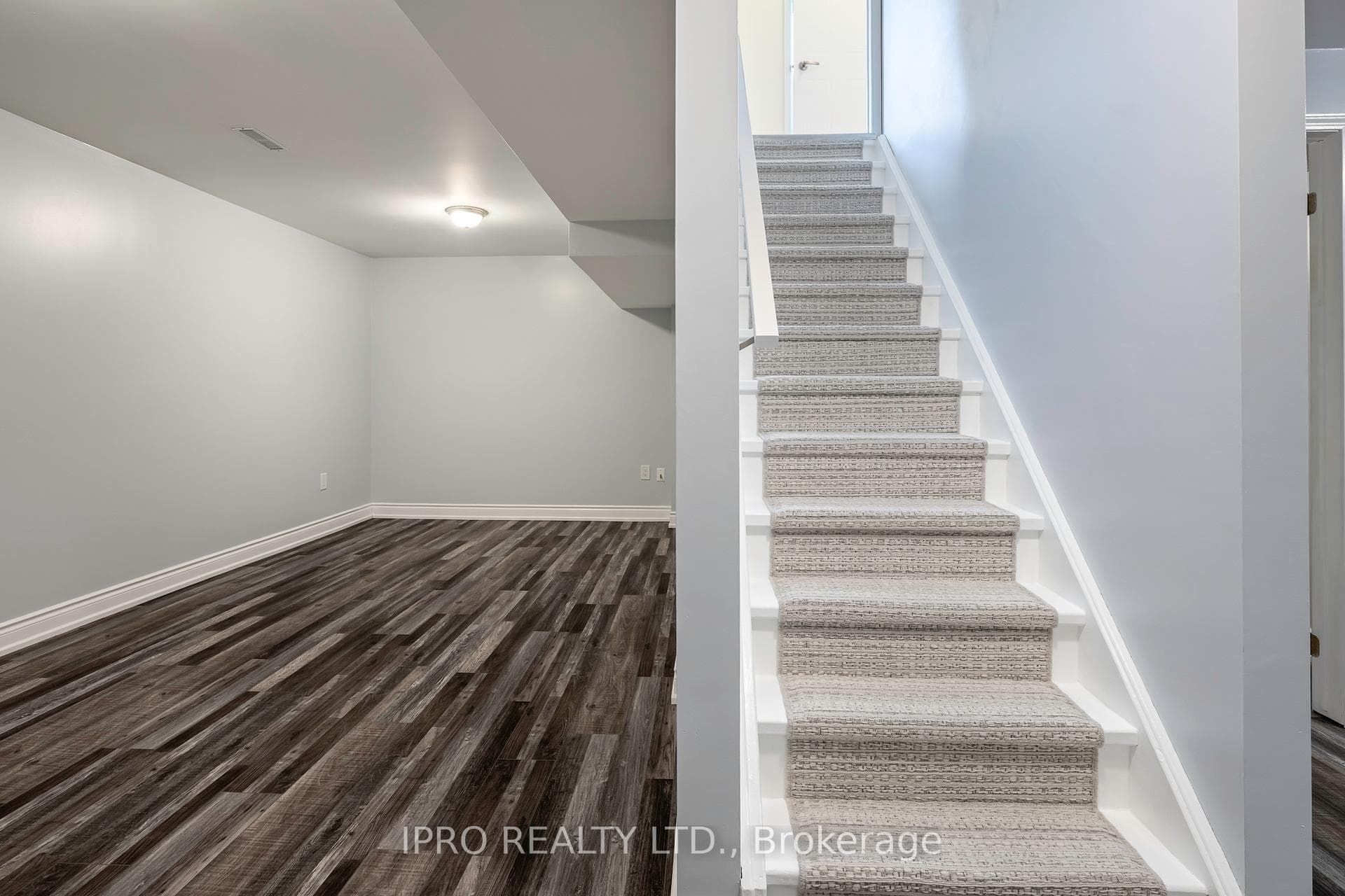 72 Newdale Place photo 19