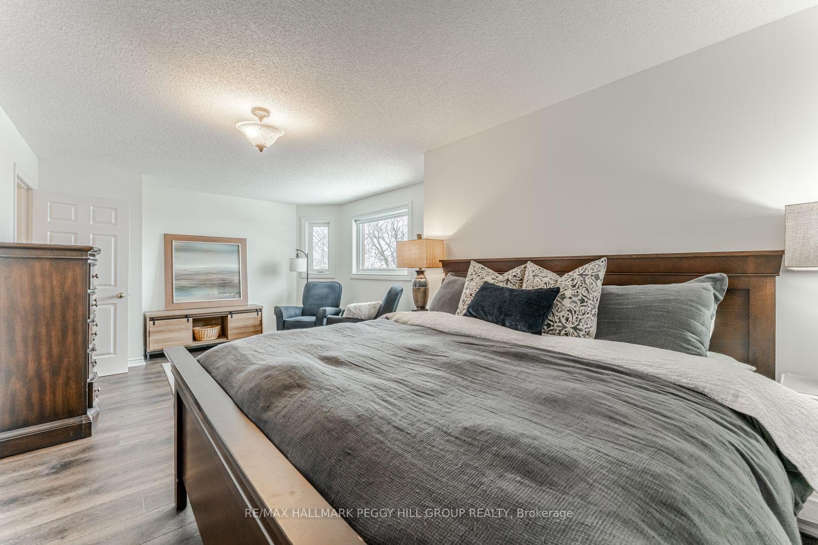 27 McAvoy Drive photo 9