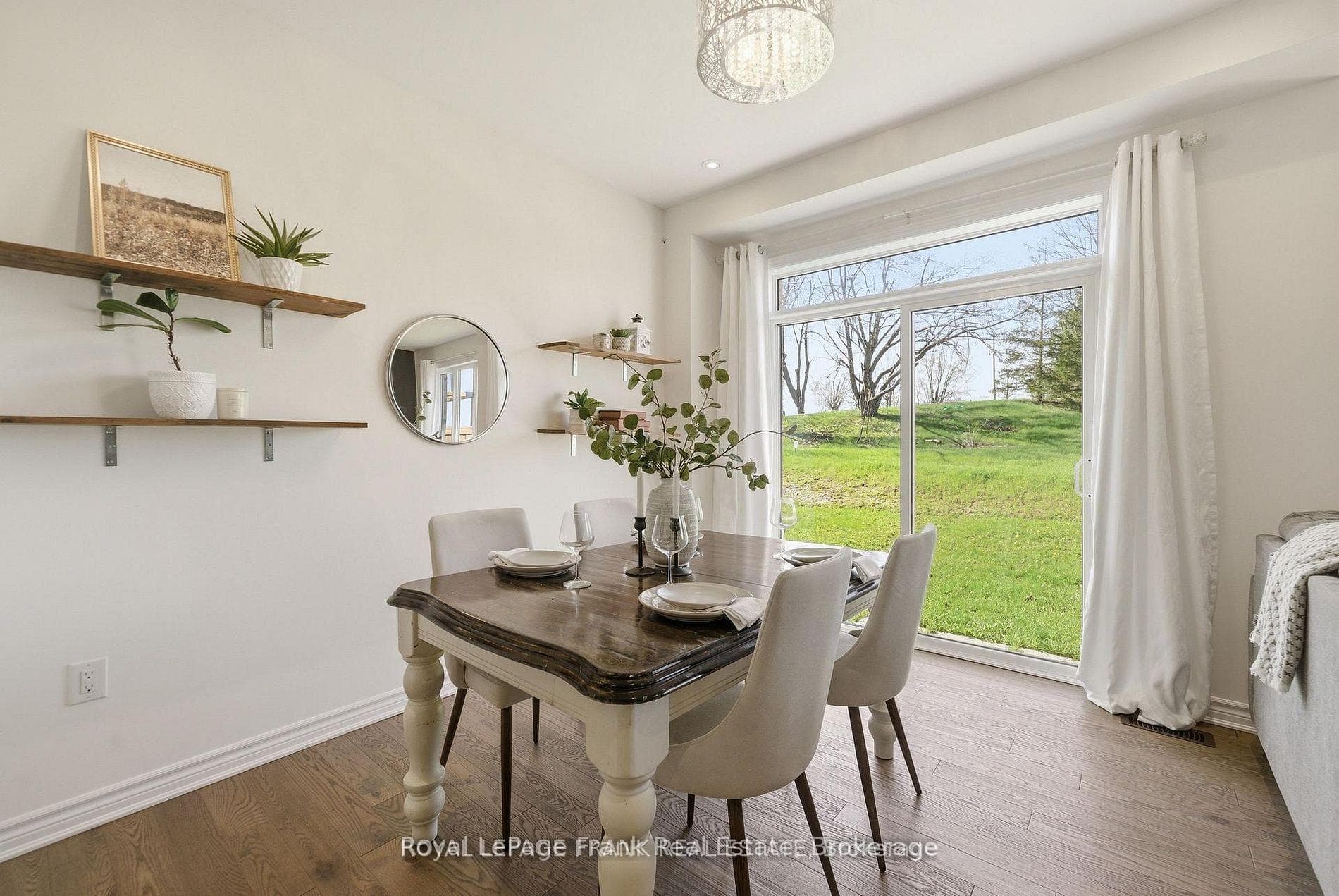 15 Highlands Boulevard photo 13