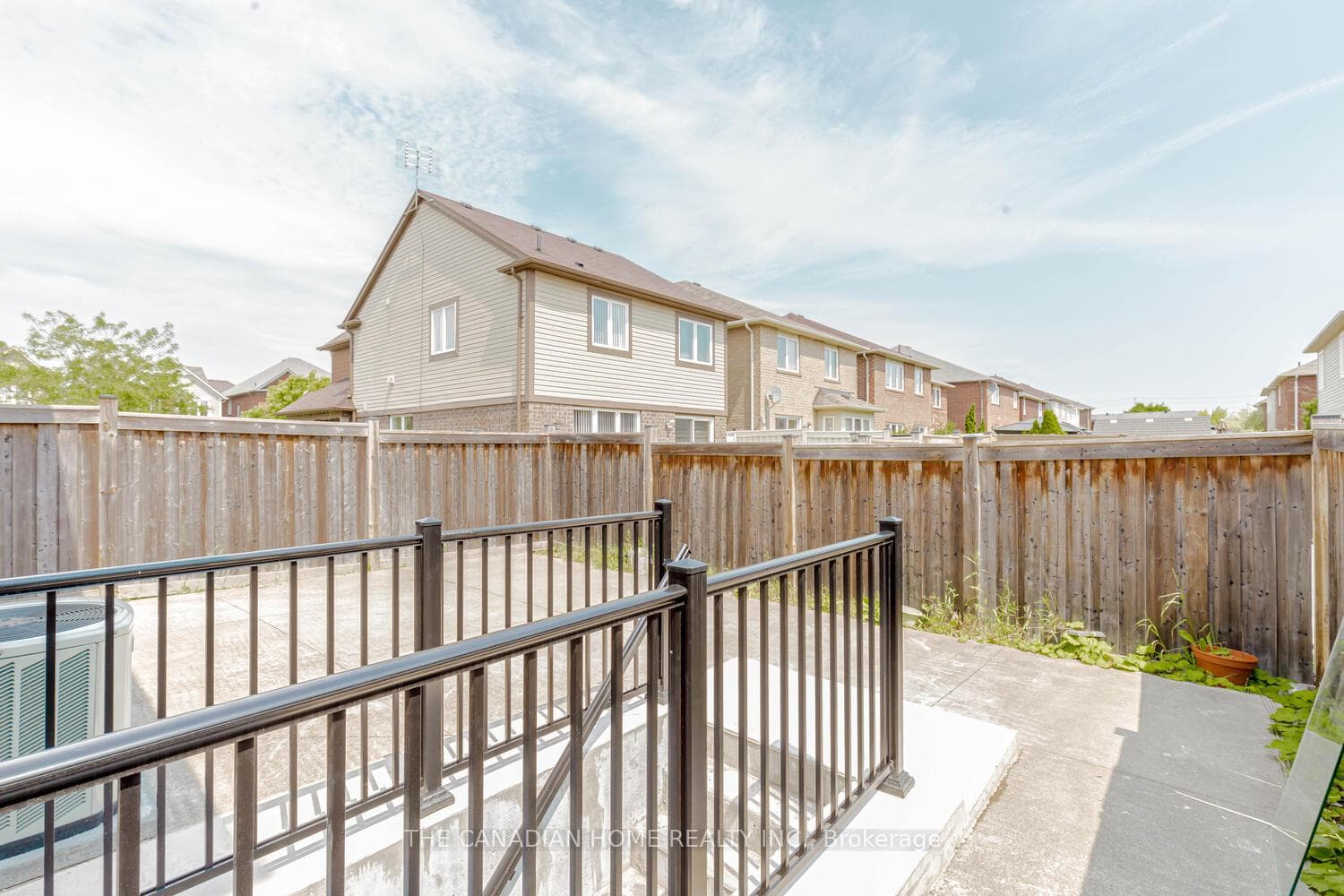 81 BLEASDALE Avenue photo 36