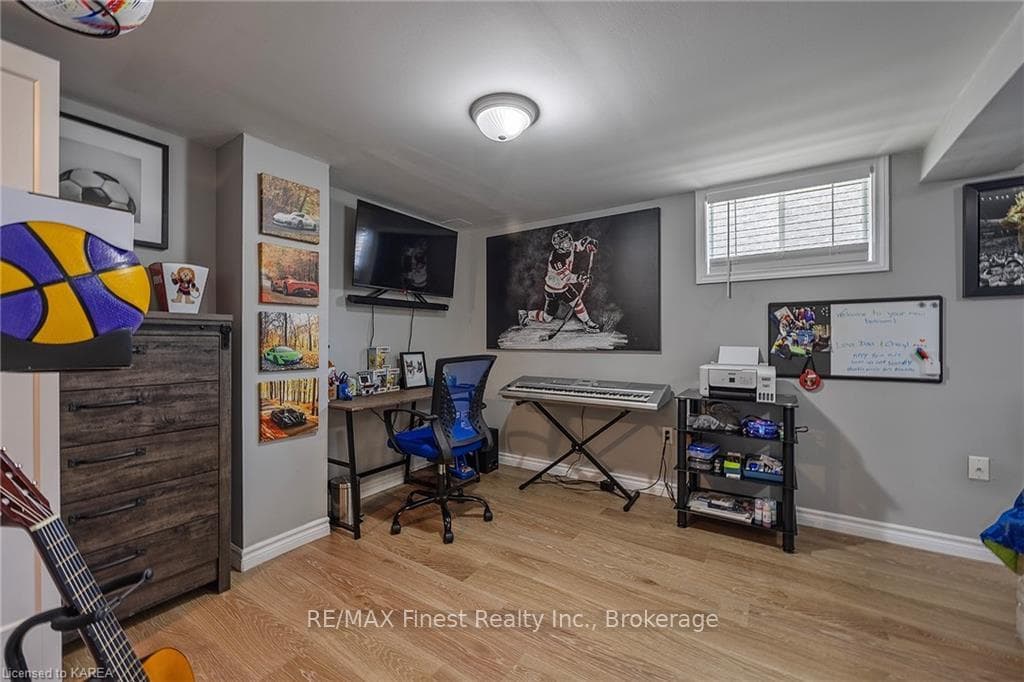 798 DAVIS Drive photo 35