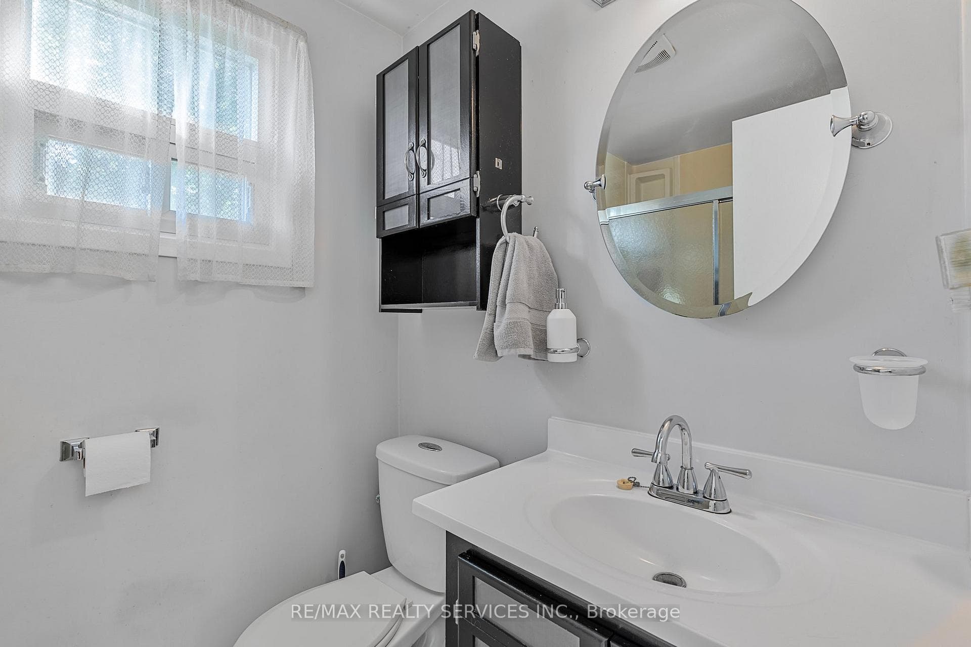10 Gatsby Square photo 23