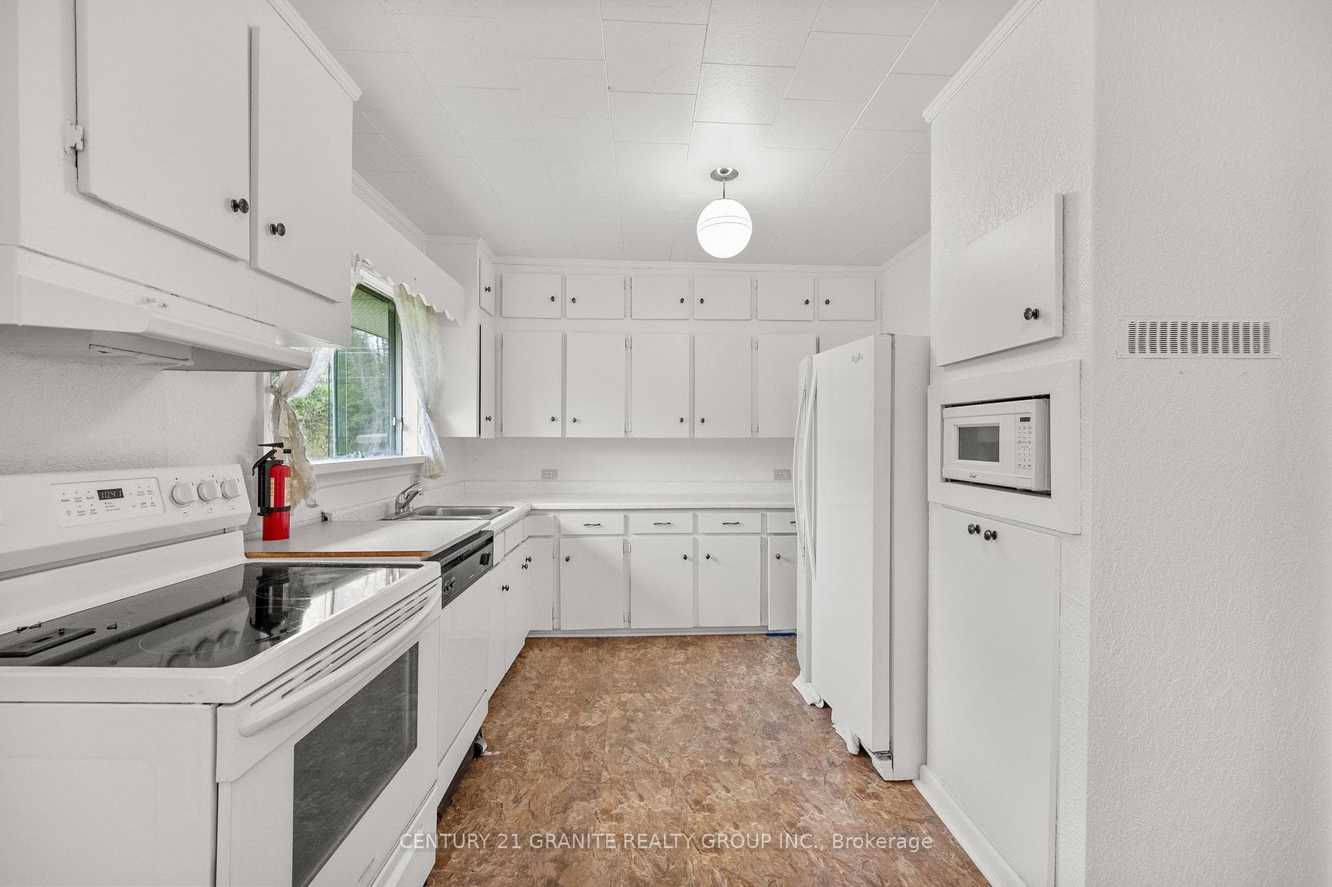 65 Victoria Drive photo 14
