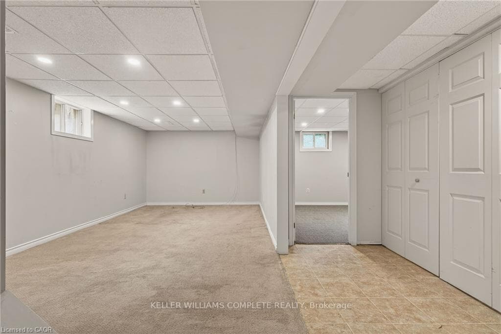 148 Huxley Avenue photo 31