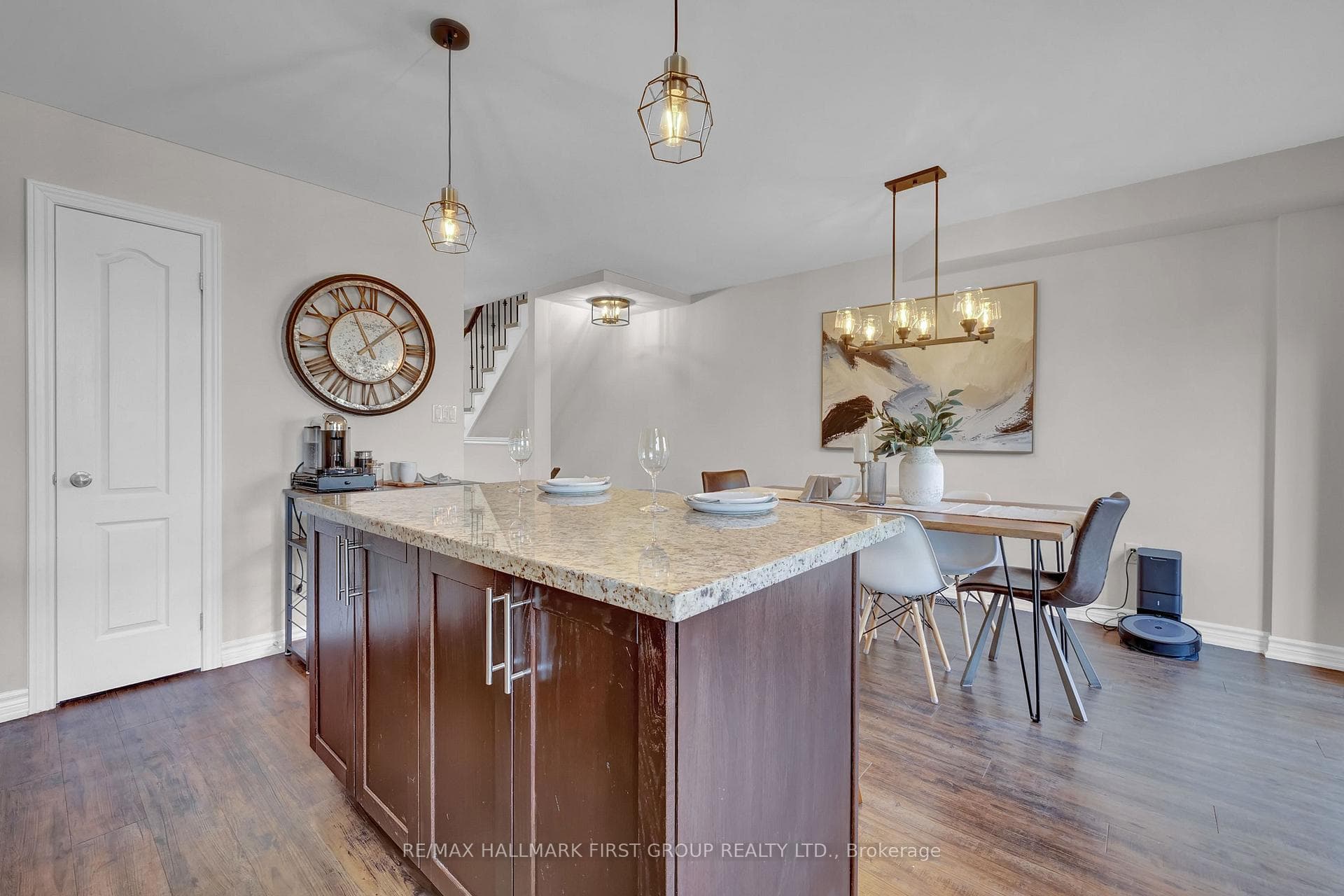 85 Markham Trail photo 7