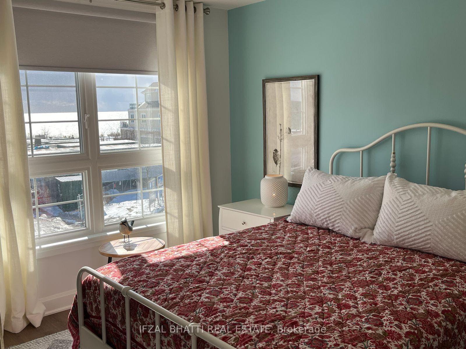 50 Lakebreeze Drive Unit 310 photo 11