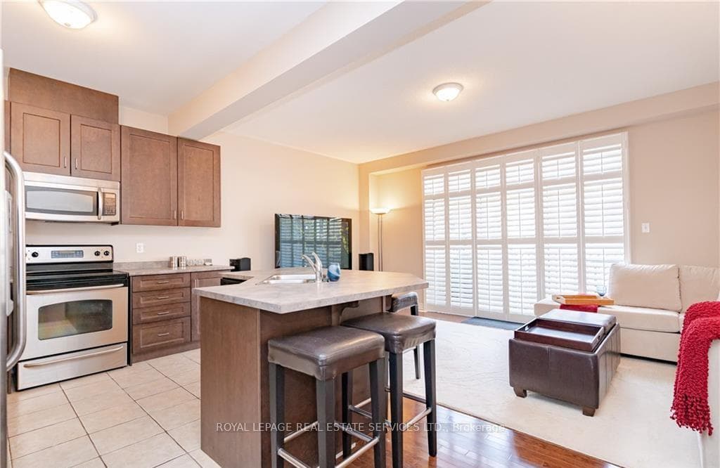 2085 Tovell Drive photo 13