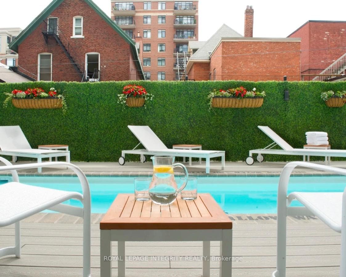 111 Champagne Avenue Unit 401 photo 15