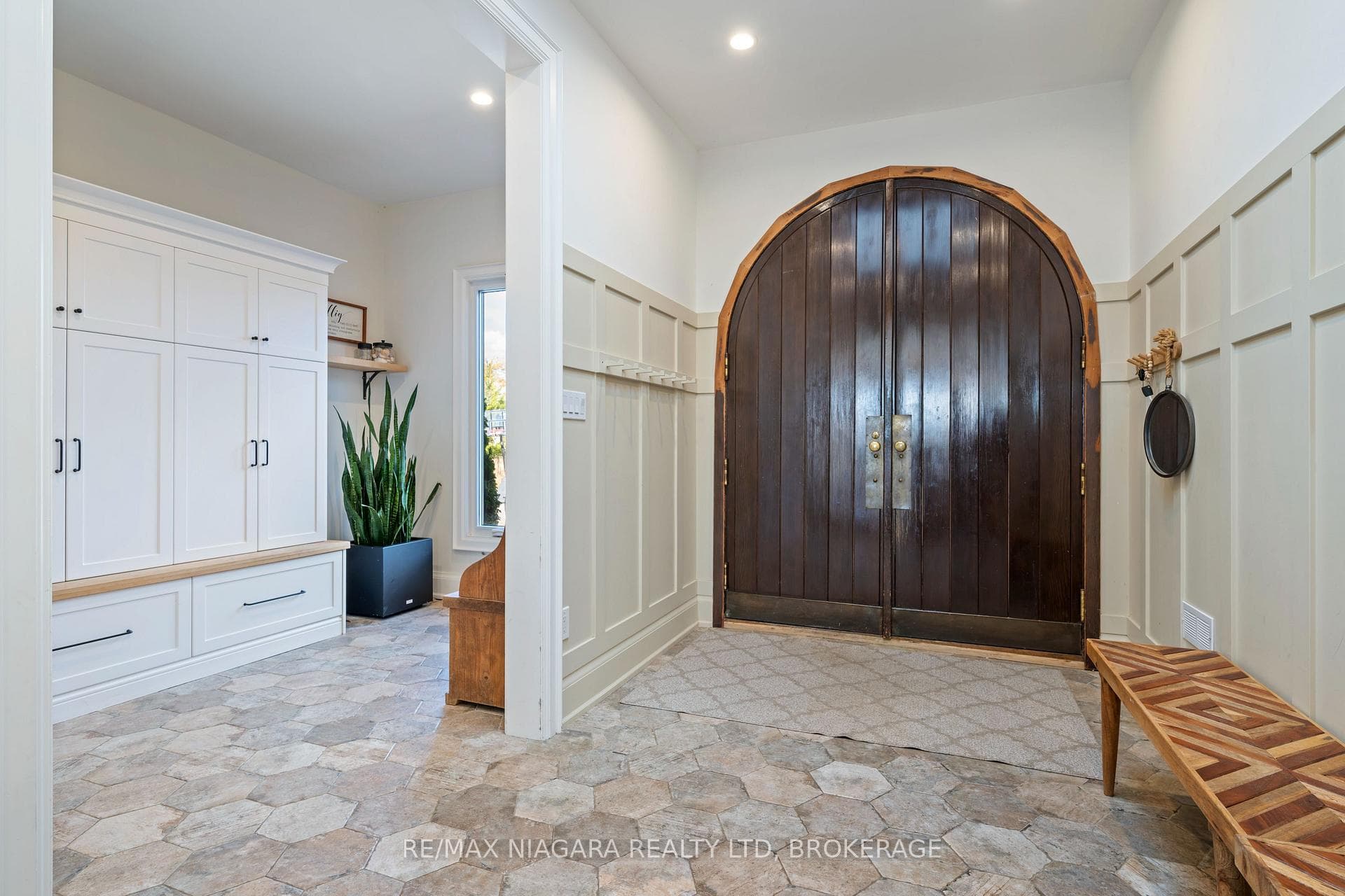 340 Roland Road photo 32