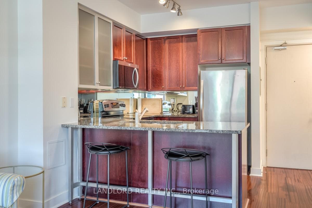 438 King Street Unit 202 photo 7
