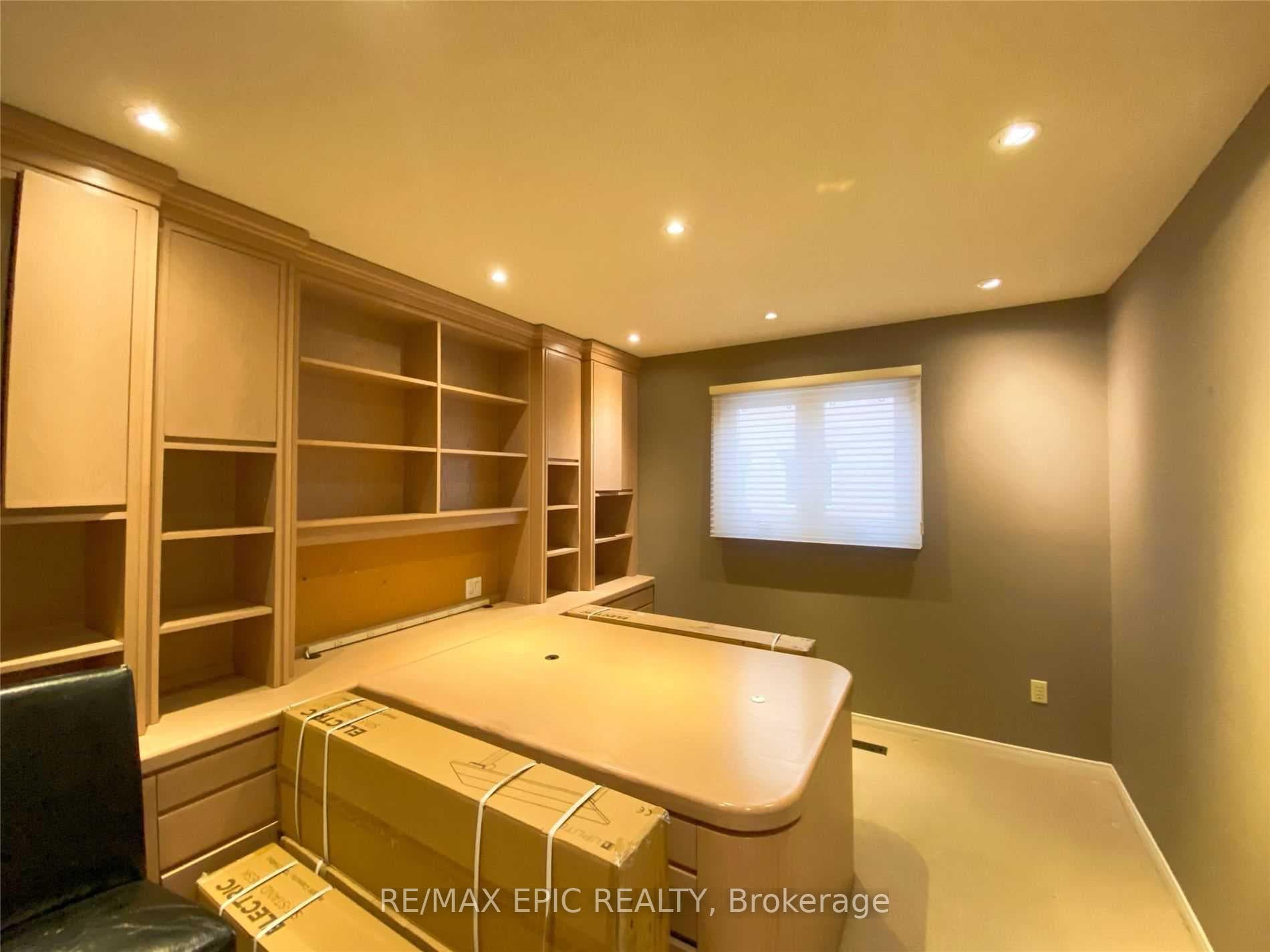 91 Brookshire Circle photo 11