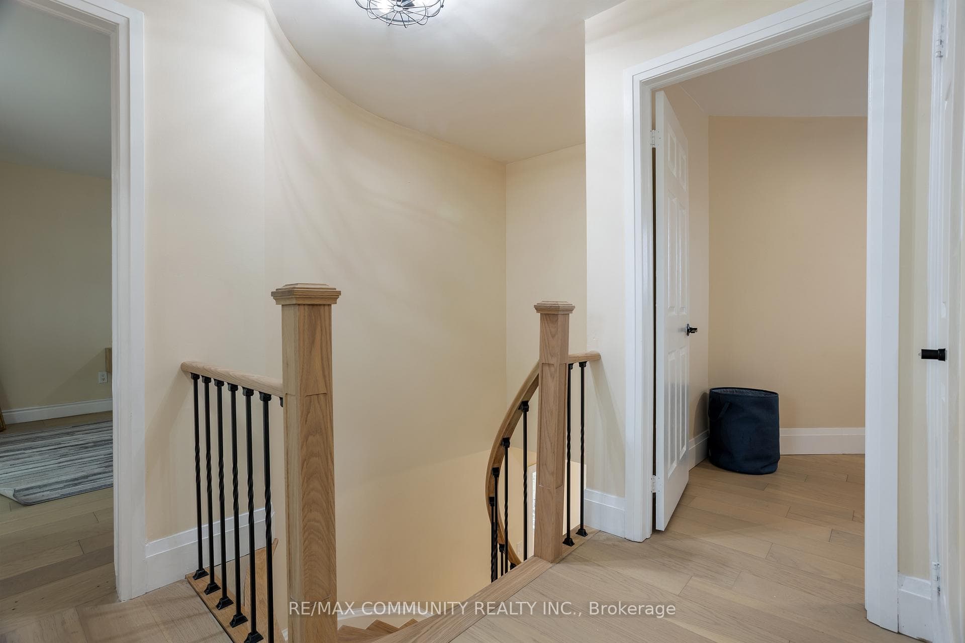 127 Glenvalley Drive photo 23