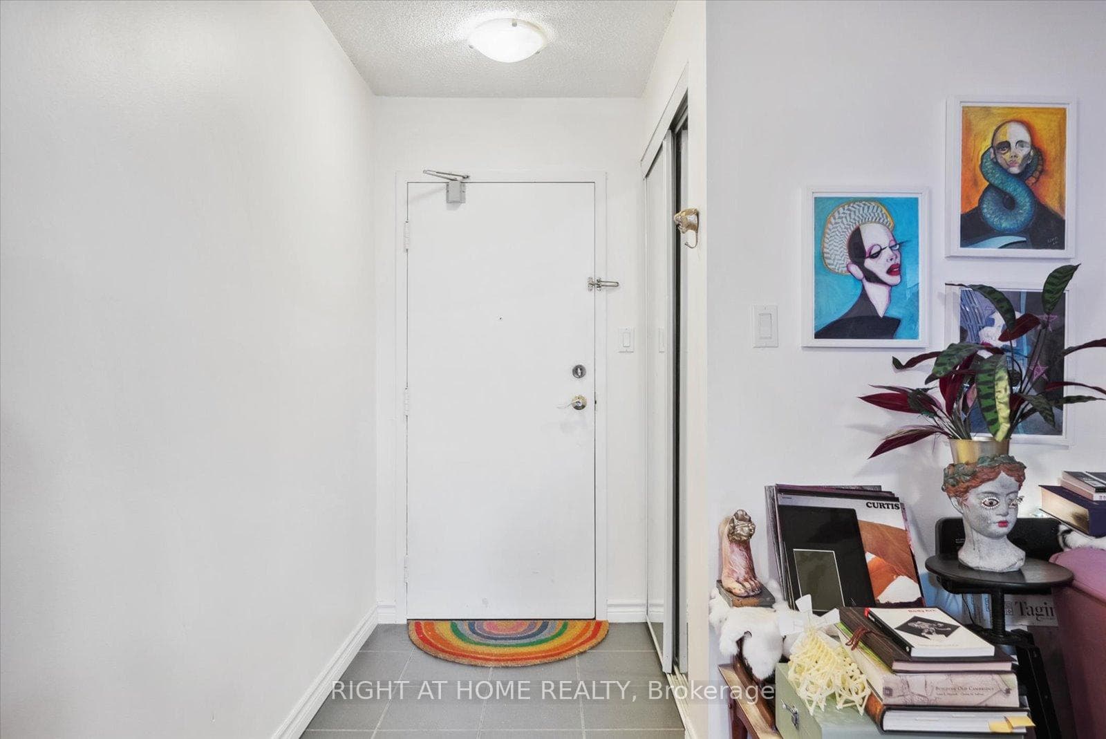 633 Bay Street Unit 1407 photo 3