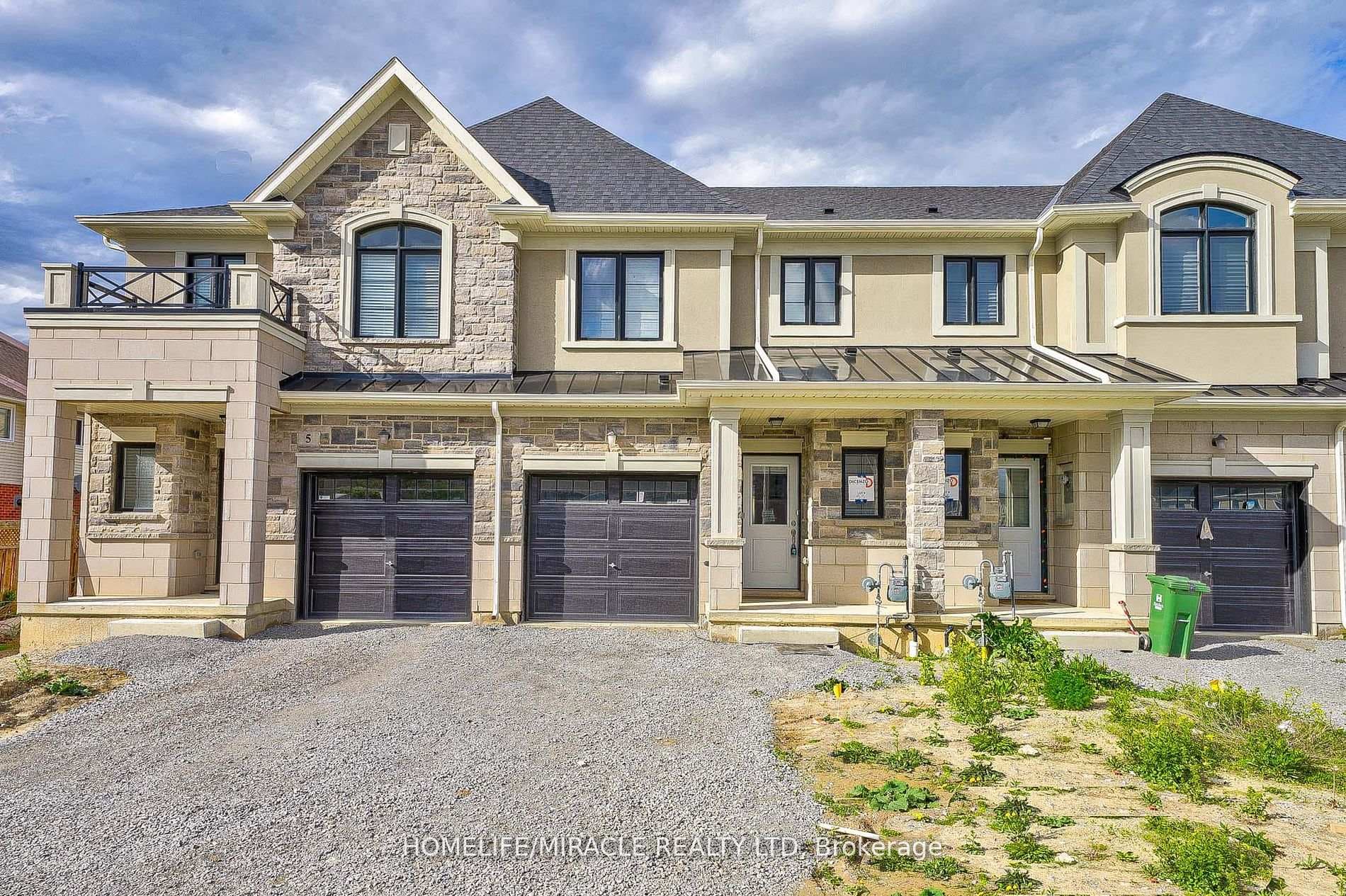7 Genoa Drive photo 1