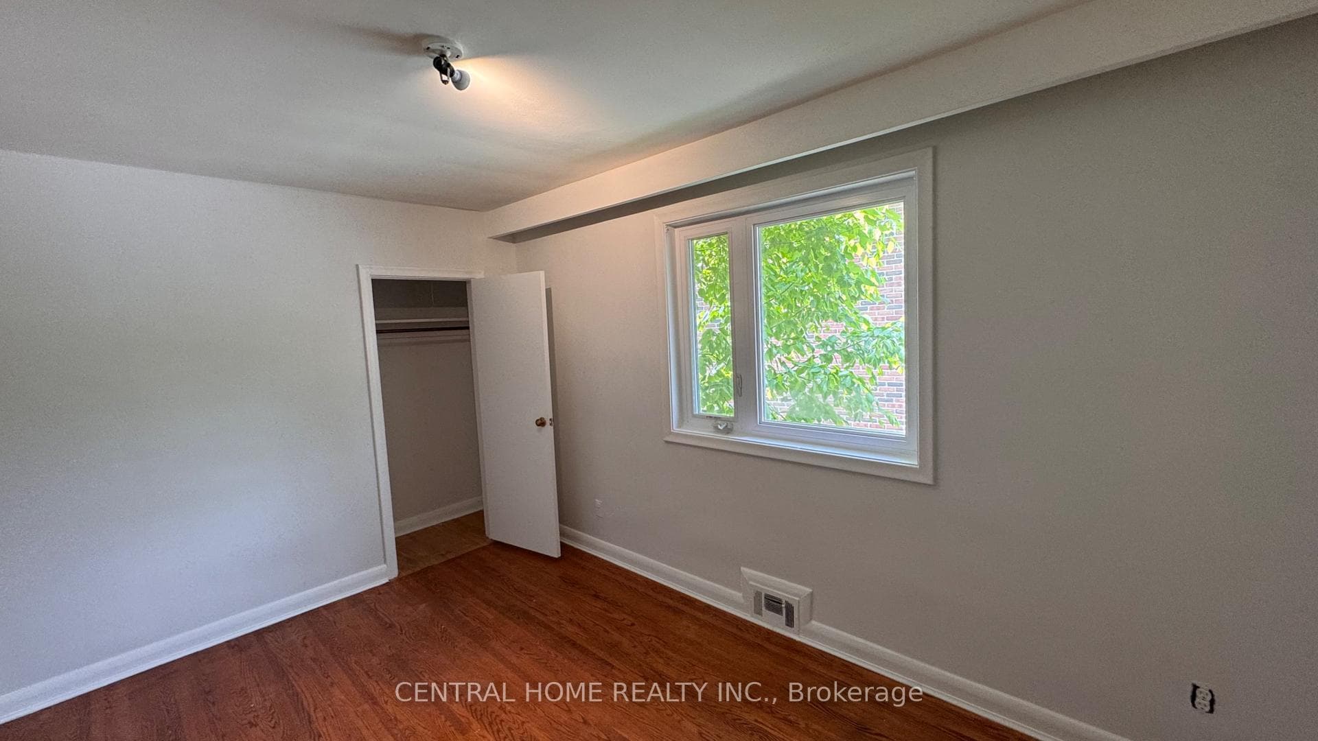 100 Burbank Drive Unit Main floor photo 15