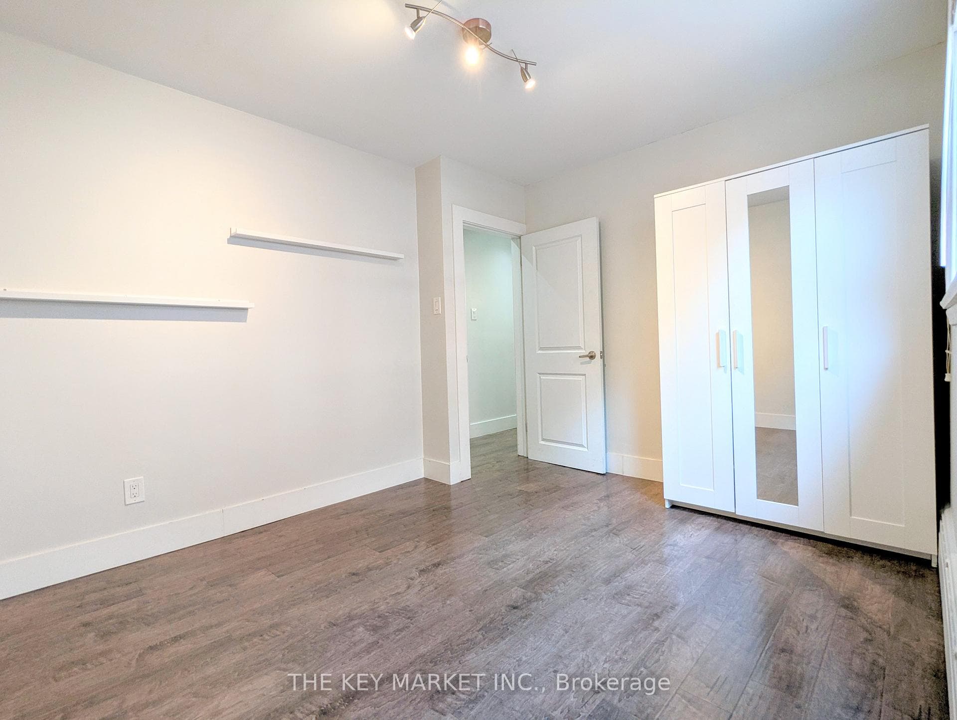 211 St Clements Avenue Unit 2 photo 26