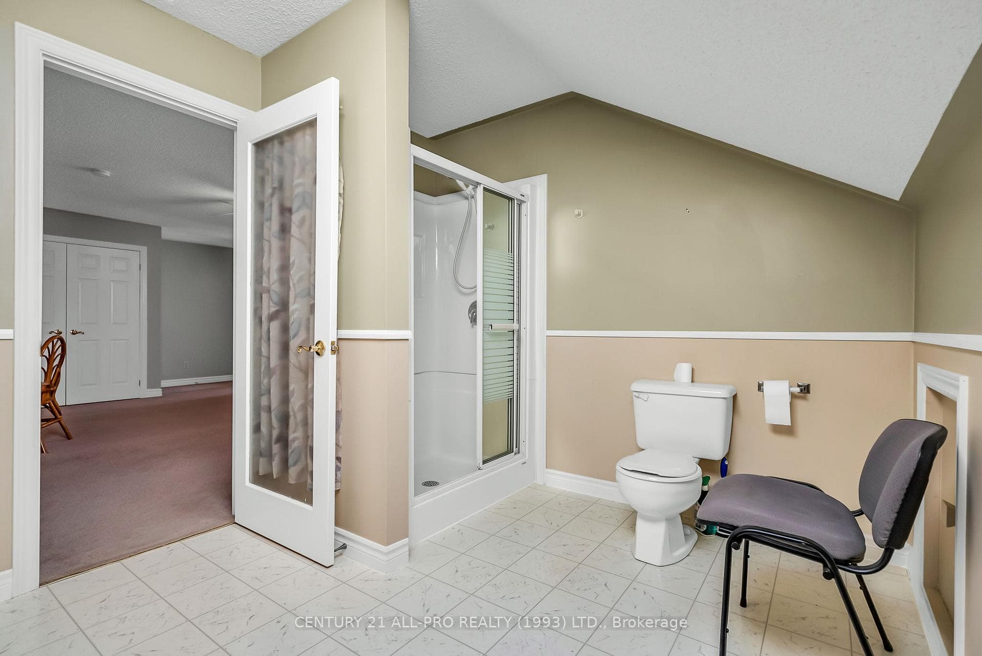 245 ELGIN Street Unit 114 photo 34