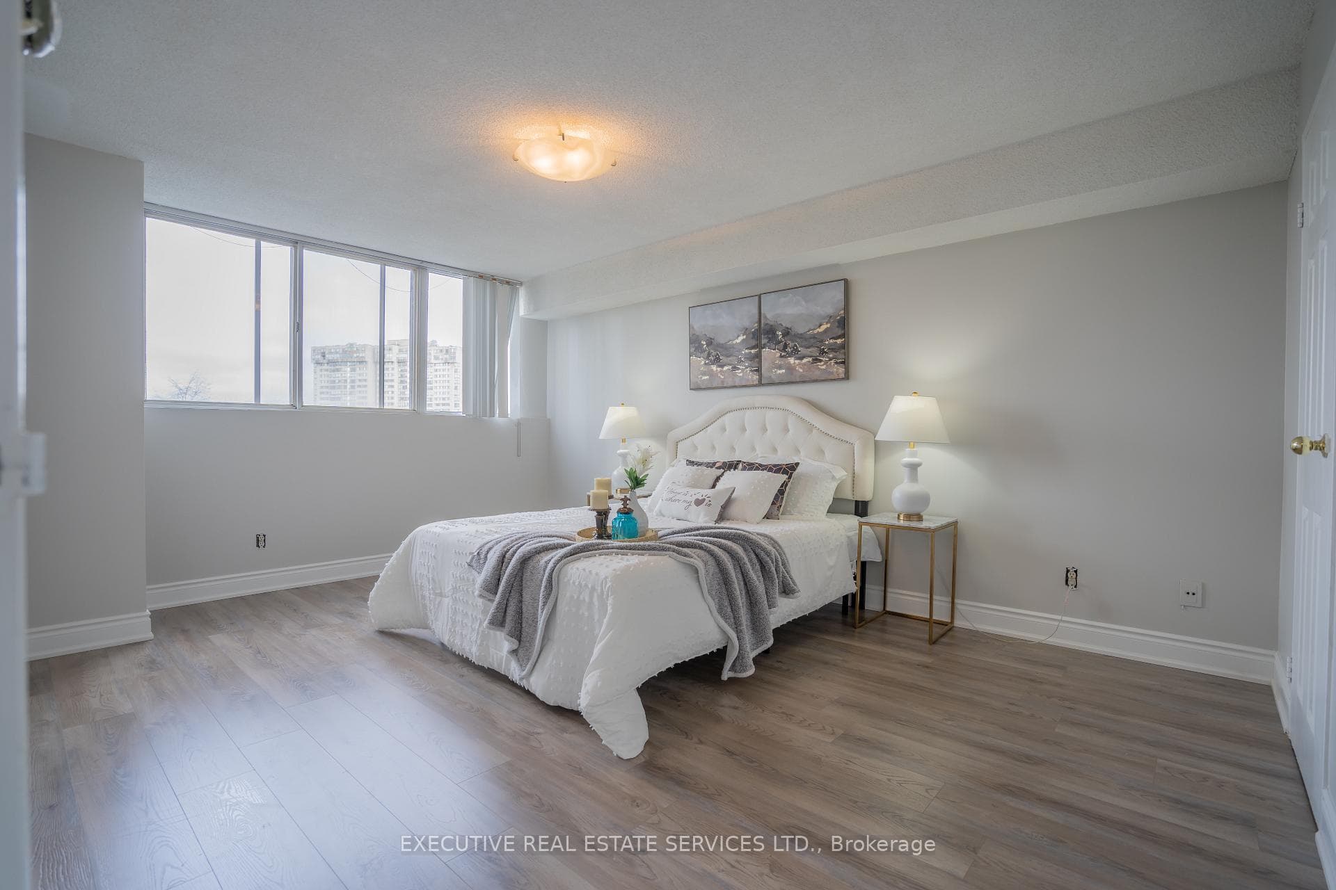 3700 Kaneff Crescent Unit 508 photo 26