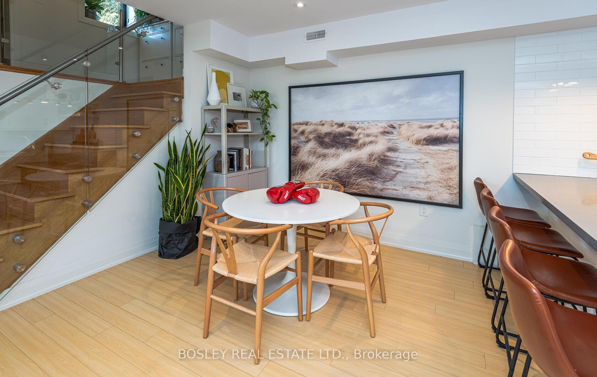 69 Greensides Avenue photo 9