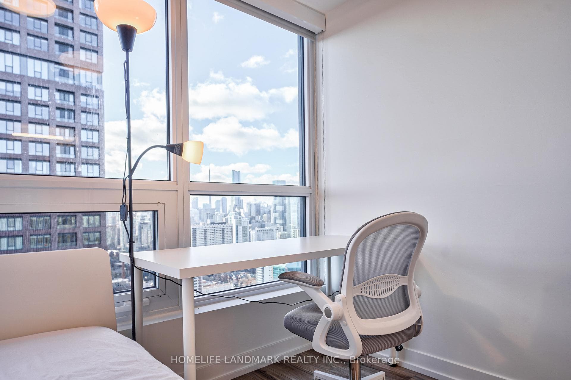 395 Bloor Street Unit 3002 photo 2