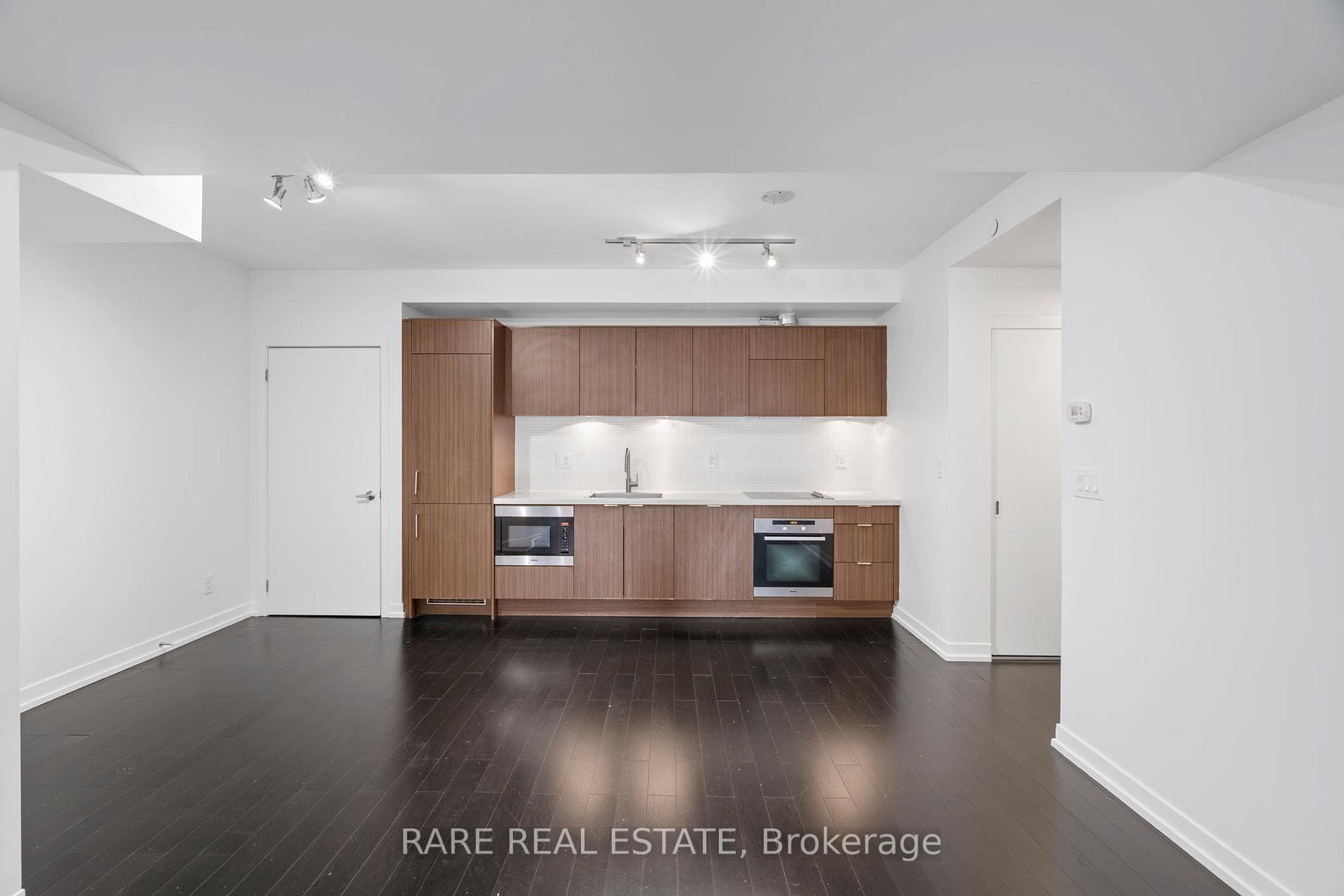 21 Widmer Street Unit 621 photo 10