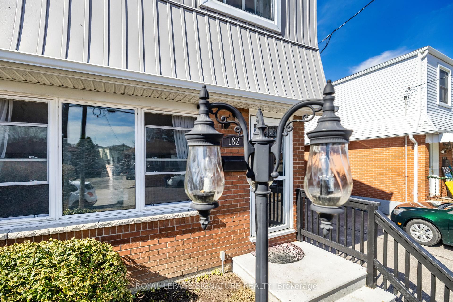 182 Waverly Street photo 4