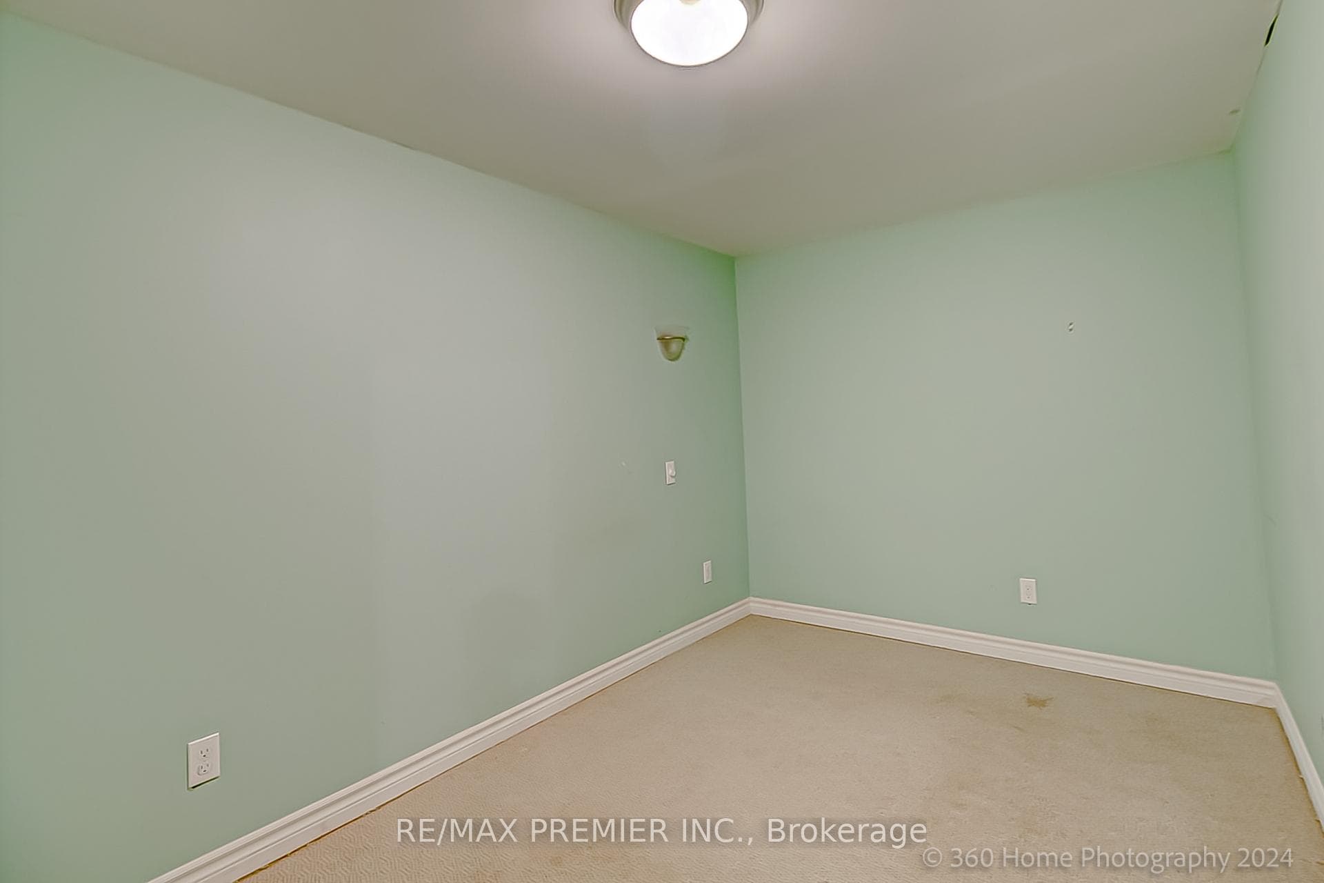 151 Clements Road photo 19