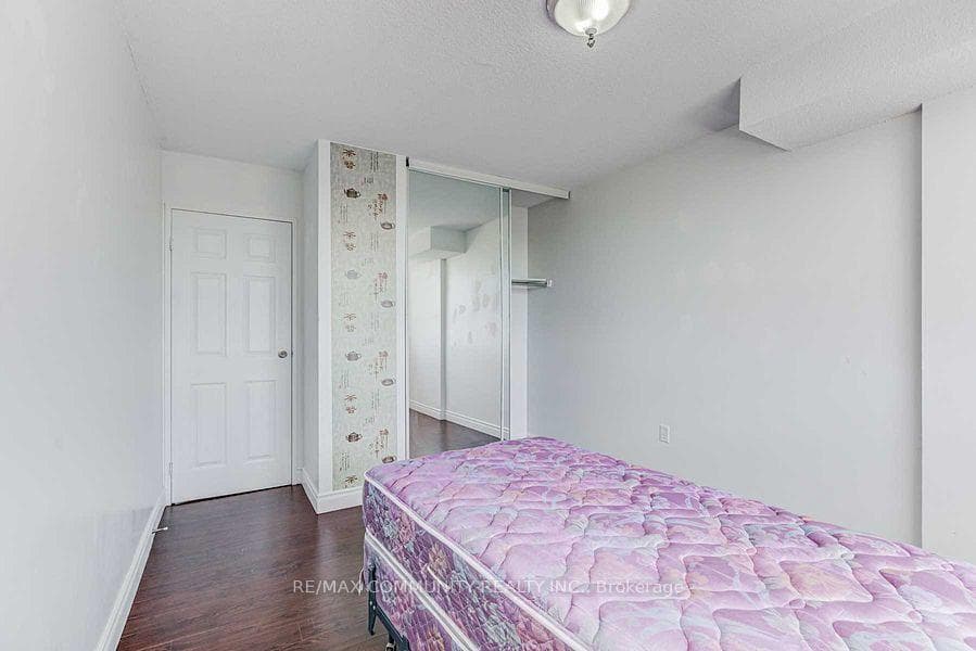 10 Stonehill Court Unit 1210 photo 22