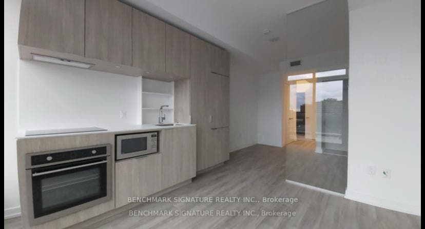 77 Shuter Street Unit 809 photo 3