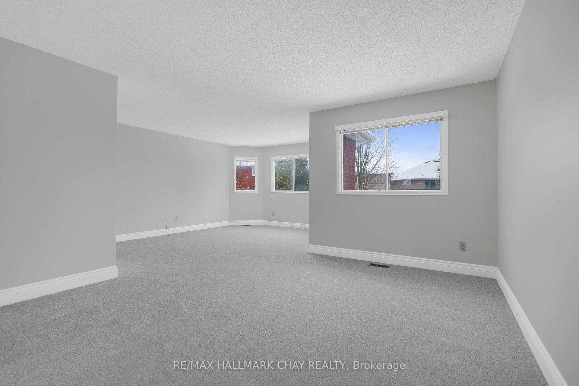 21 Tomlin Court photo 12