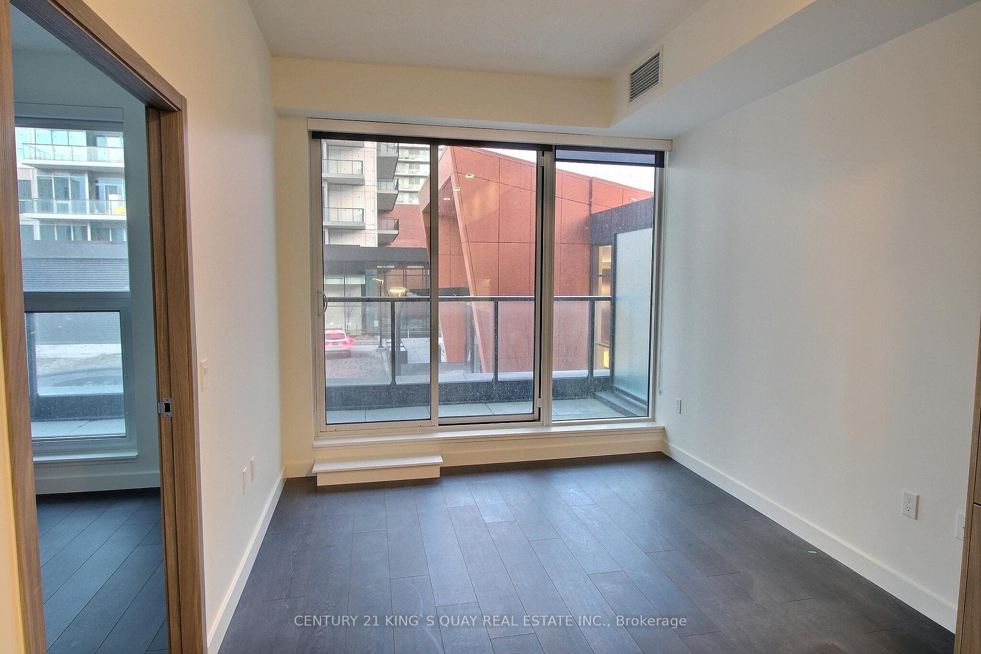 85 Mcmahon Drive Unit 211 photo 8