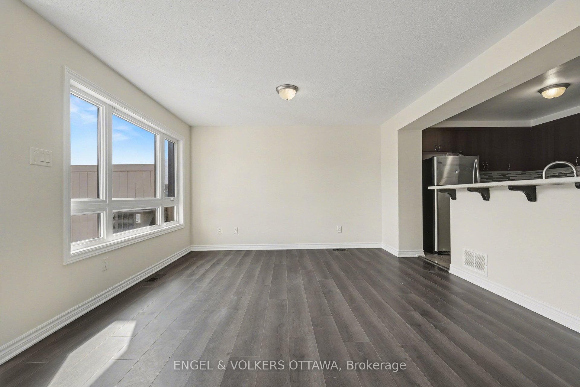 575 Roundleaf Way photo 6
