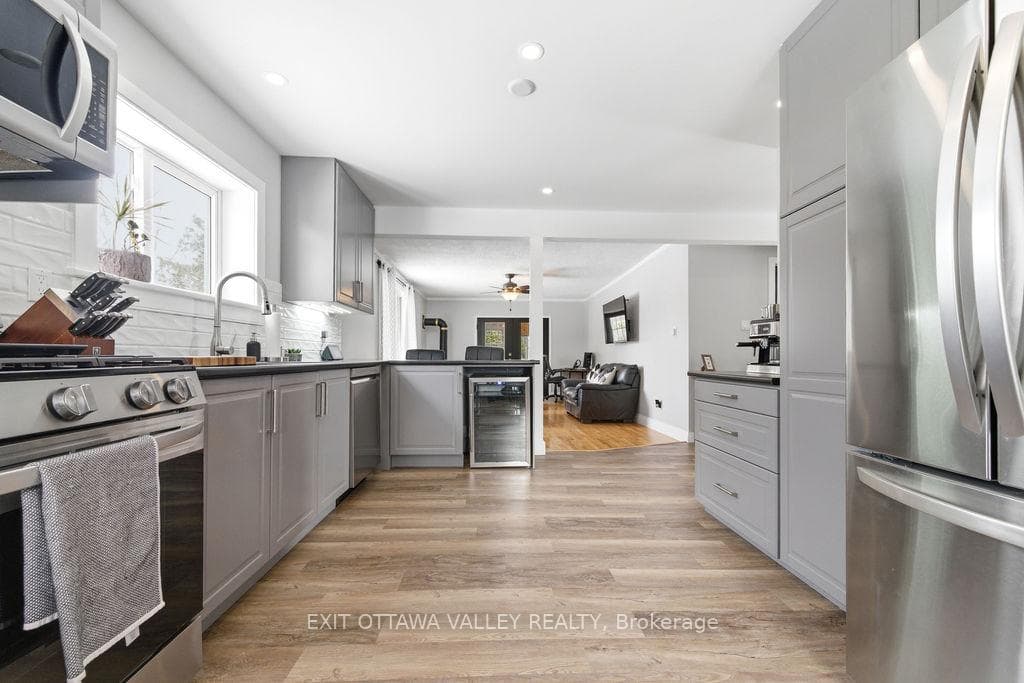 18 Dandelion Drive photo 12