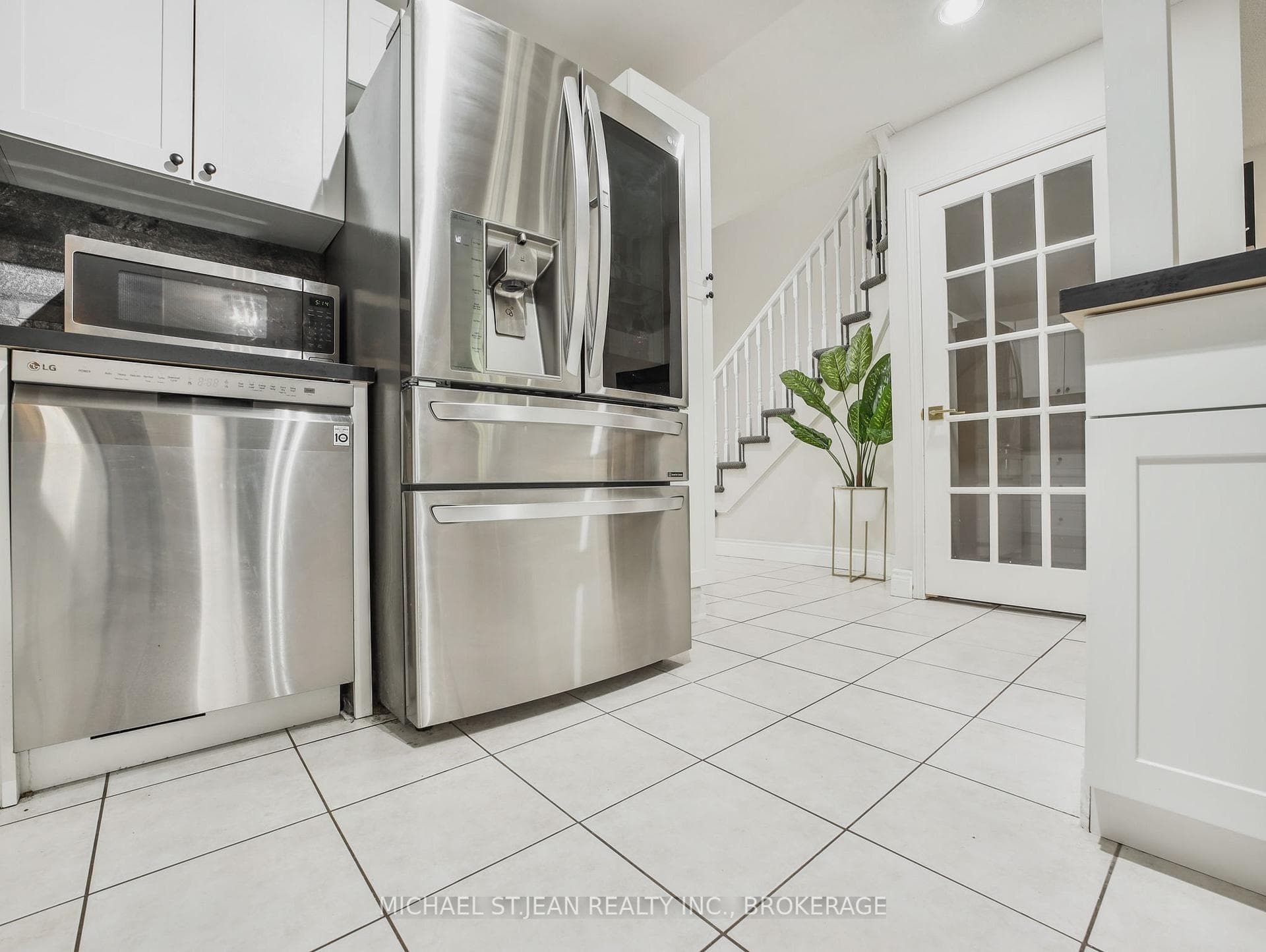 1889 Upper Wentworth Street Unit 33 photo 13
