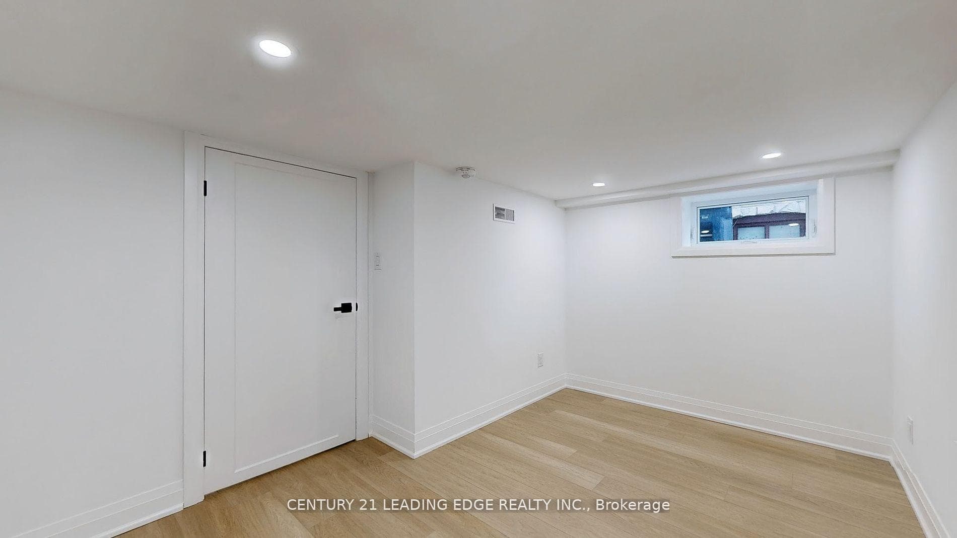 42 Linton Avenue photo 32
