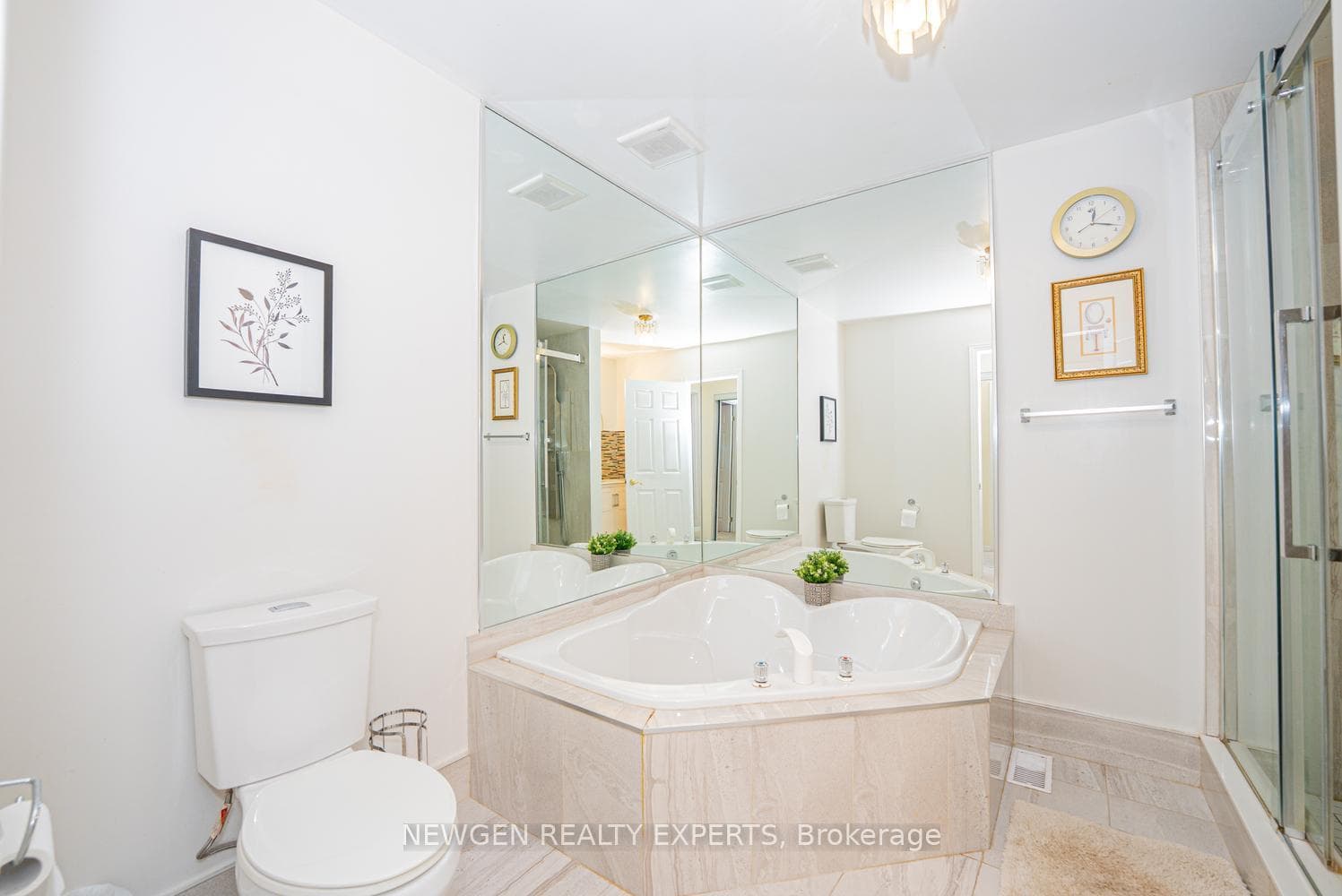 592A Danforth Road photo 28