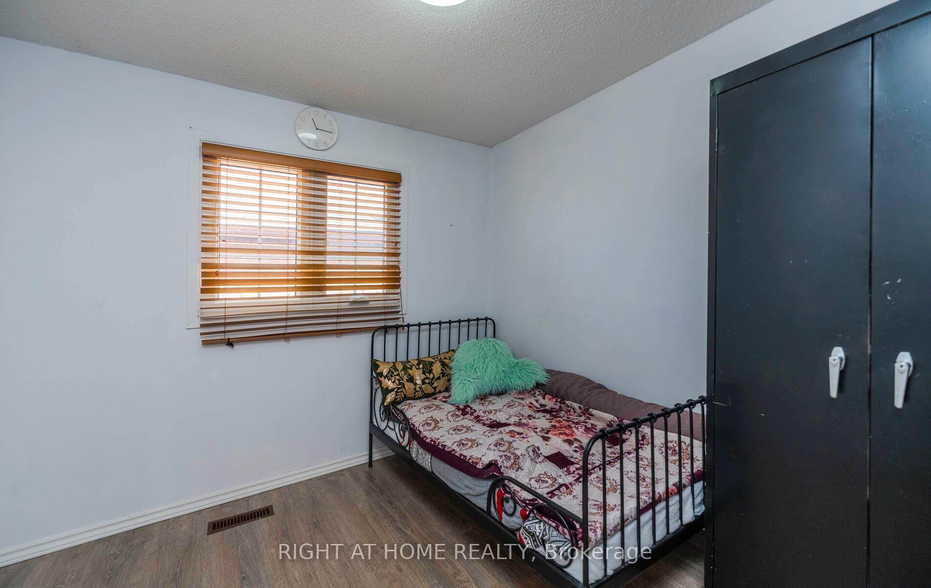 163 Ponymeadow Terrace photo 18