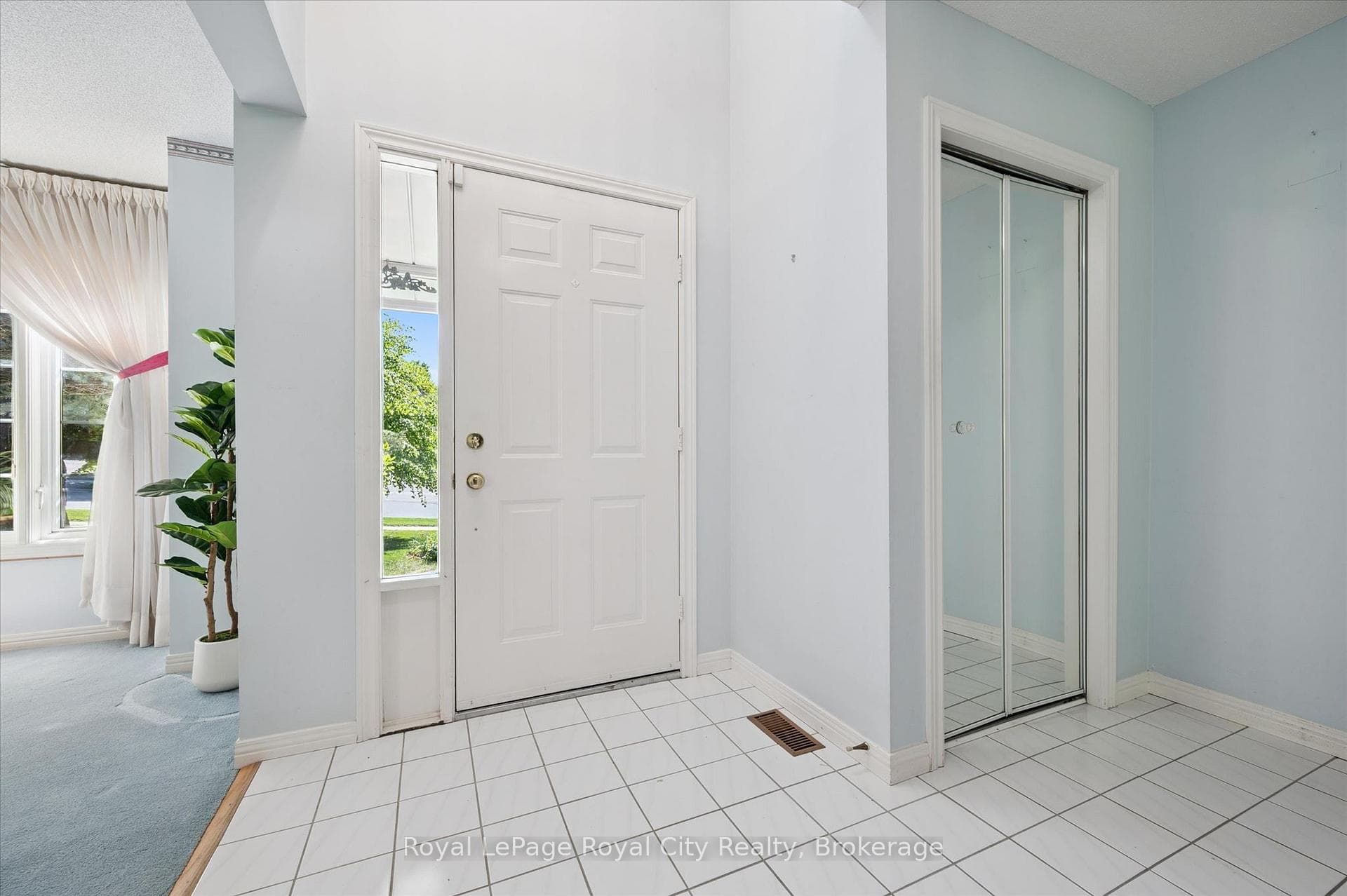 539 Harvey Street photo 3
