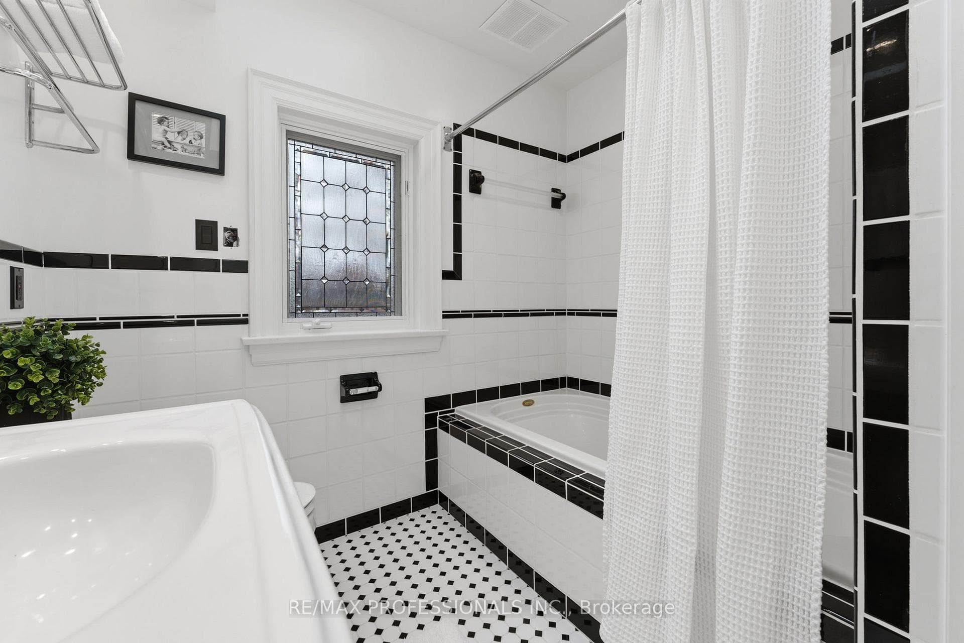 5 Princeton Road photo 30