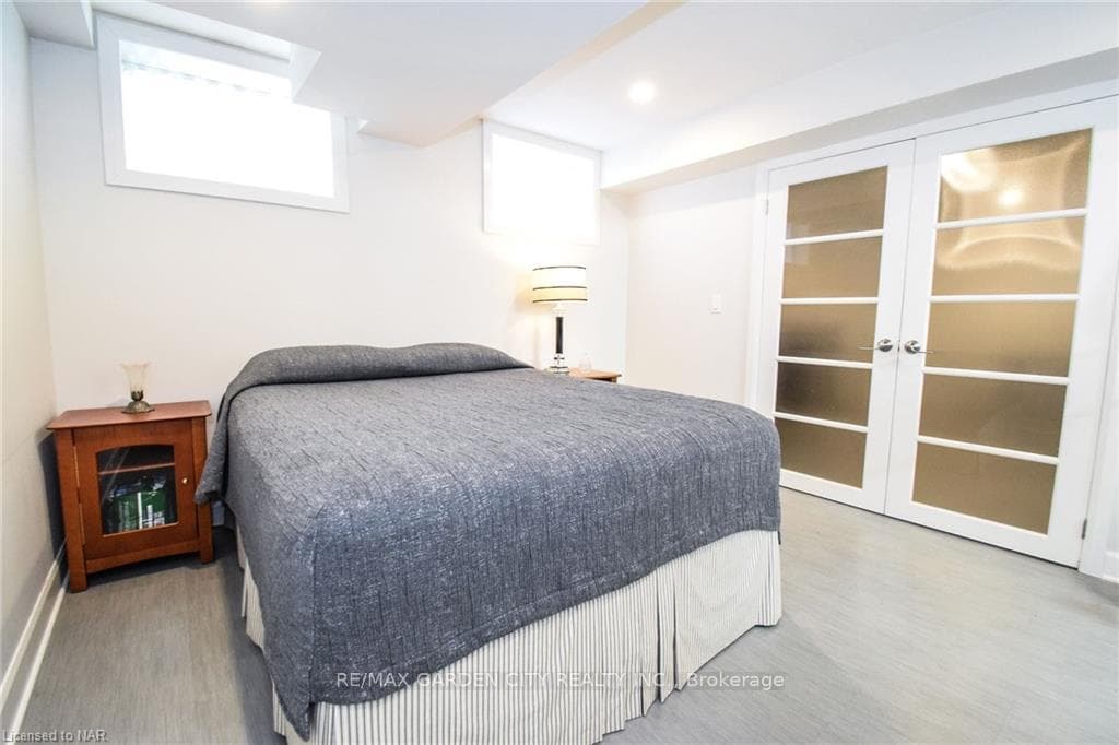 19 DORCHESTER Boulevard photo 17