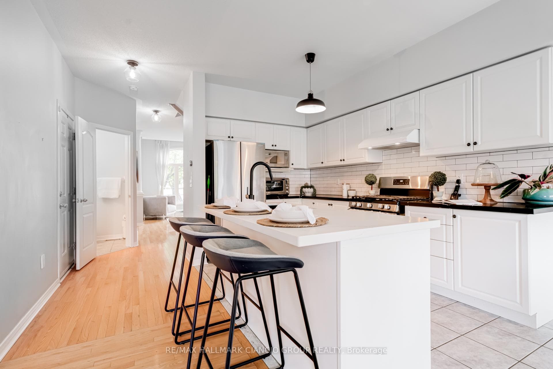 31 Todman Lane photo 13