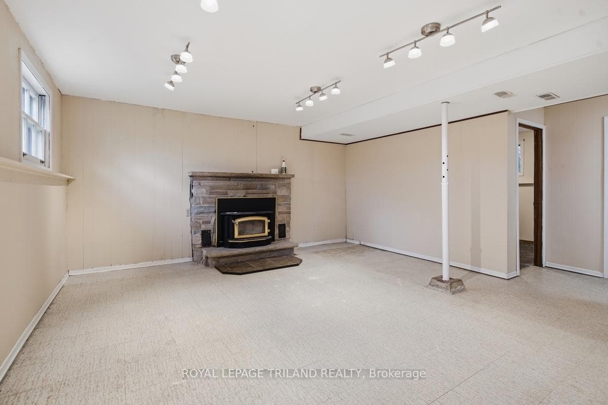 1281 Victoria Drive photo 25