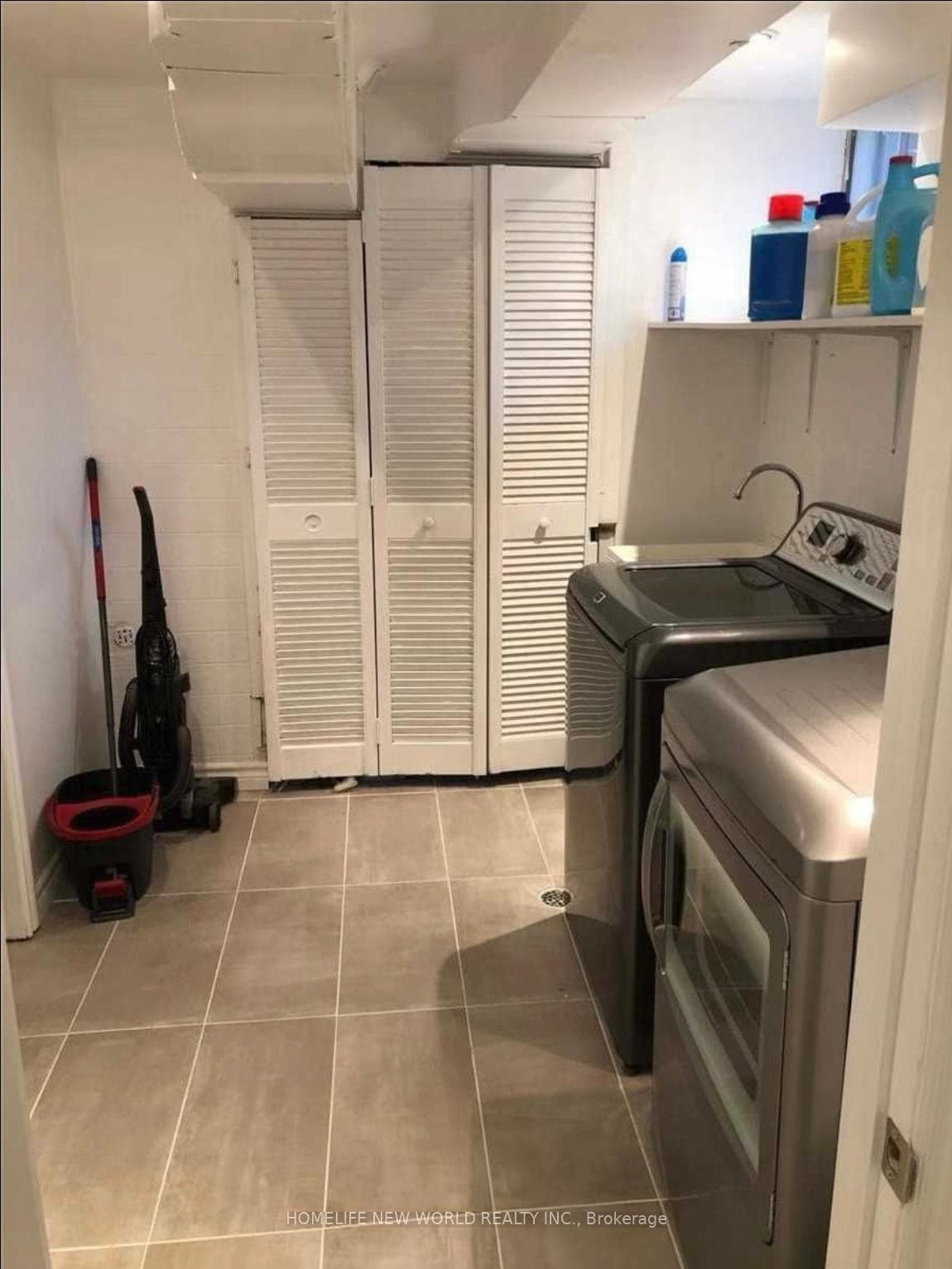30 Castlegrove Boulevard Unit Upper Sunroom+Lower Level photo 17