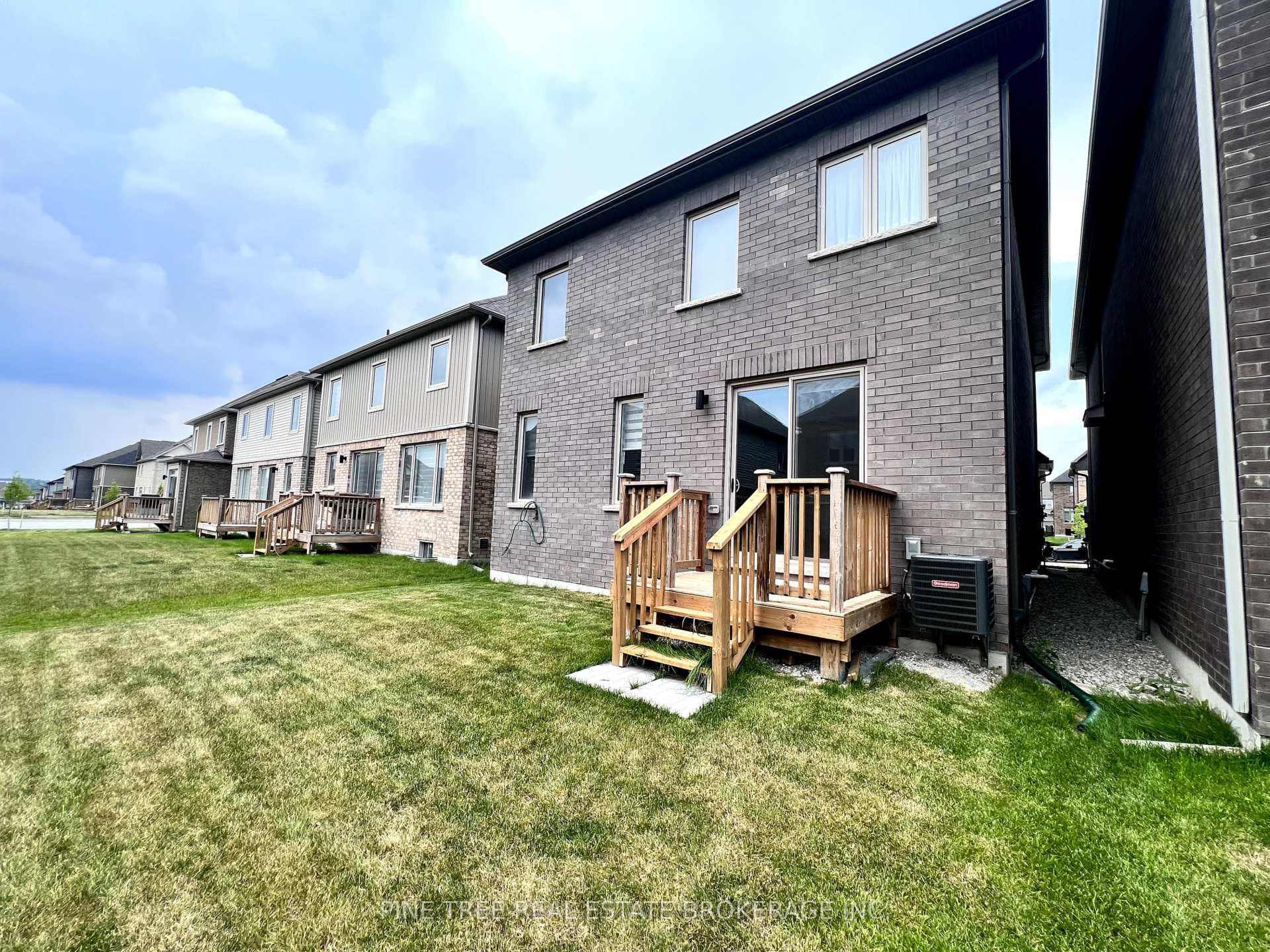 48 Copperhill Heights photo 36