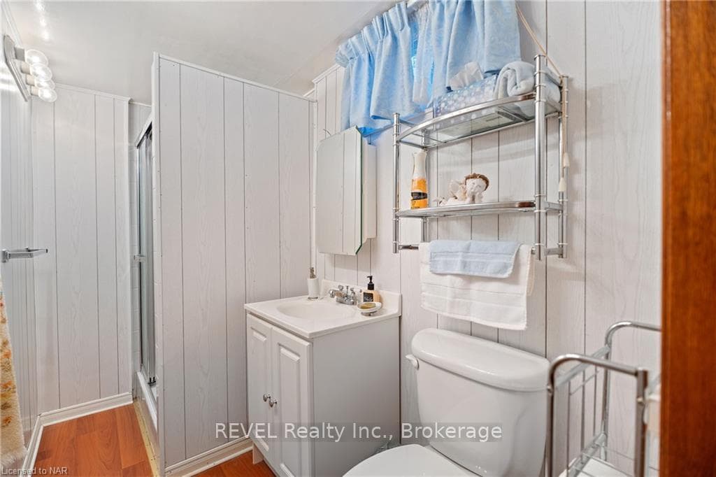 458 BUNTING Road photo 22